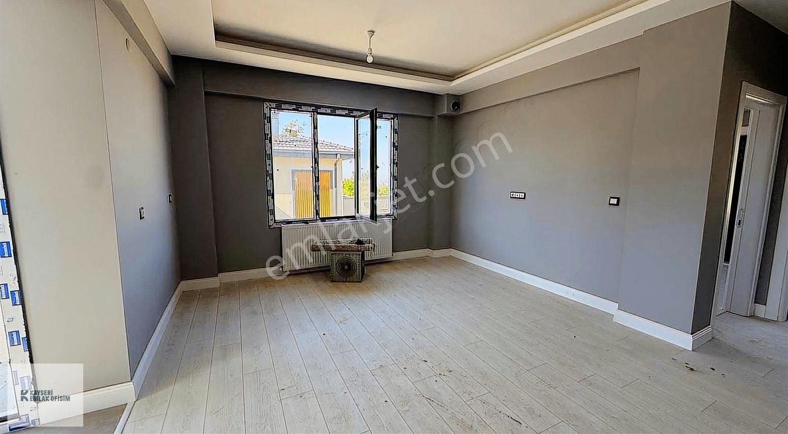 Emlak Ofisimden / Beğendik Mah. 2+1 419 M2 Arsalı Villa - Görsel 4