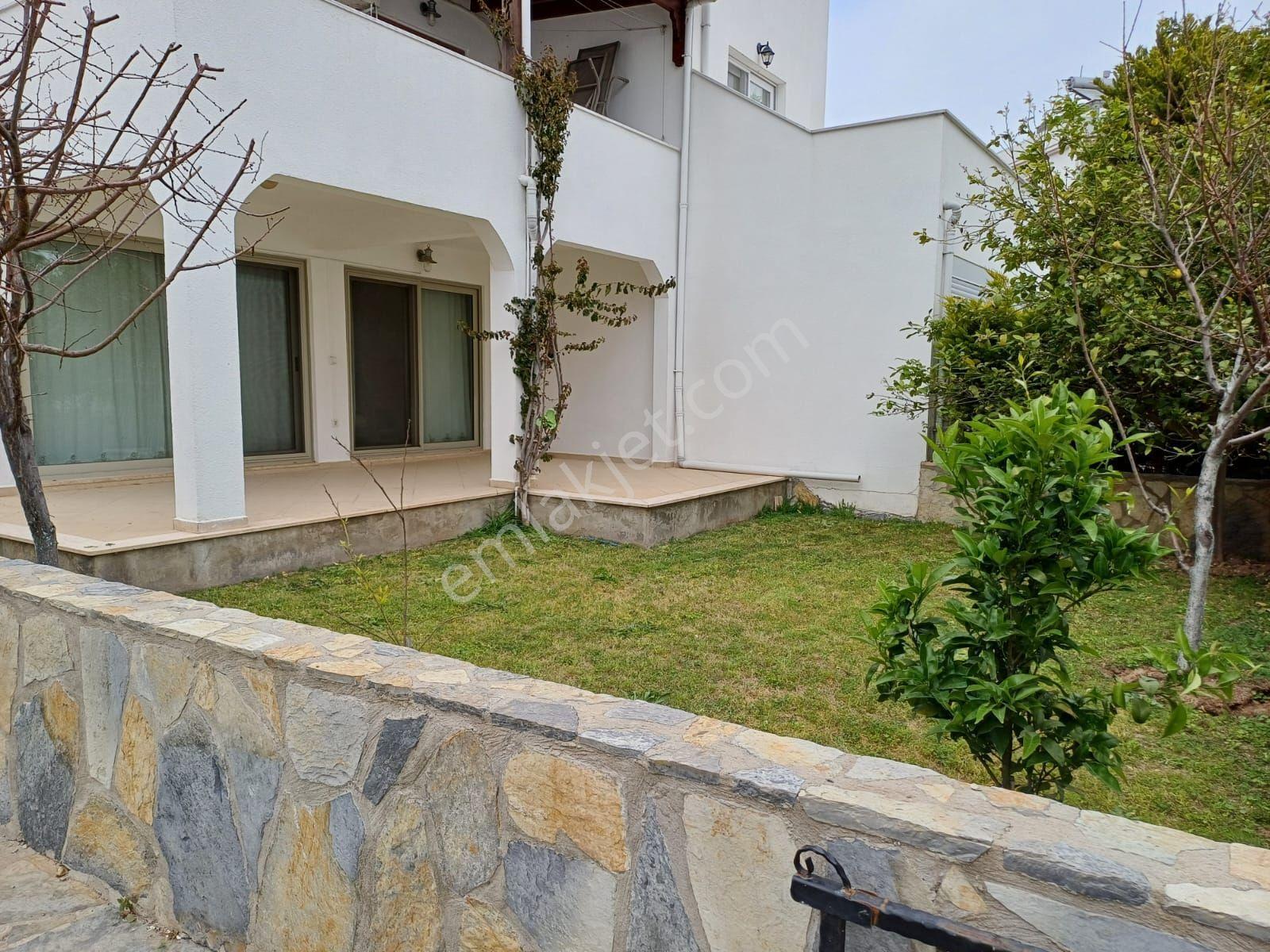 Yahşi Sitede 4+1 Plajlı Bahçeli Villa - Görsel 29