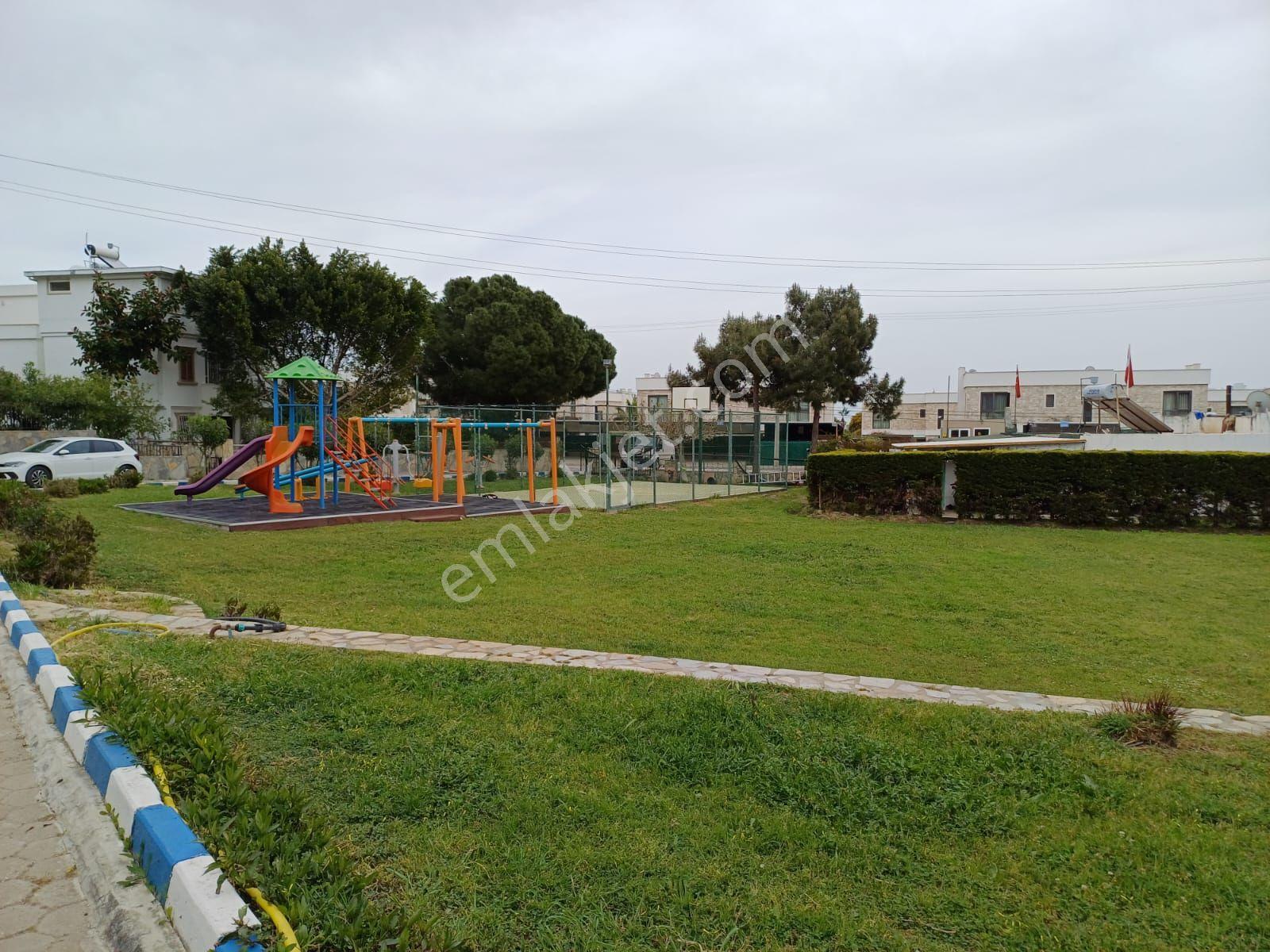 Yahşi Sitede 4+1 Plajlı Bahçeli Villa - Görsel 30