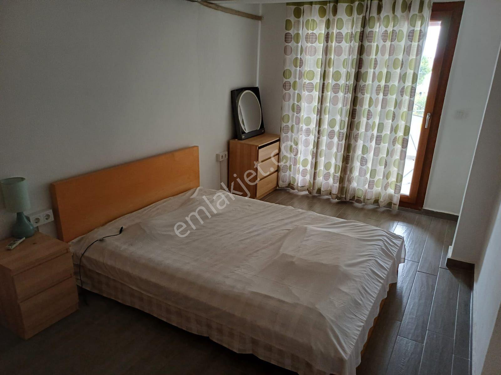 Yahşi Sitede 4+1 Plajlı Bahçeli Villa - Görsel 24