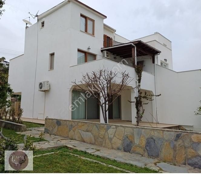 Yahşi Siteye Ait Plajlı,bahçeli 4+1 Full Eşyalı