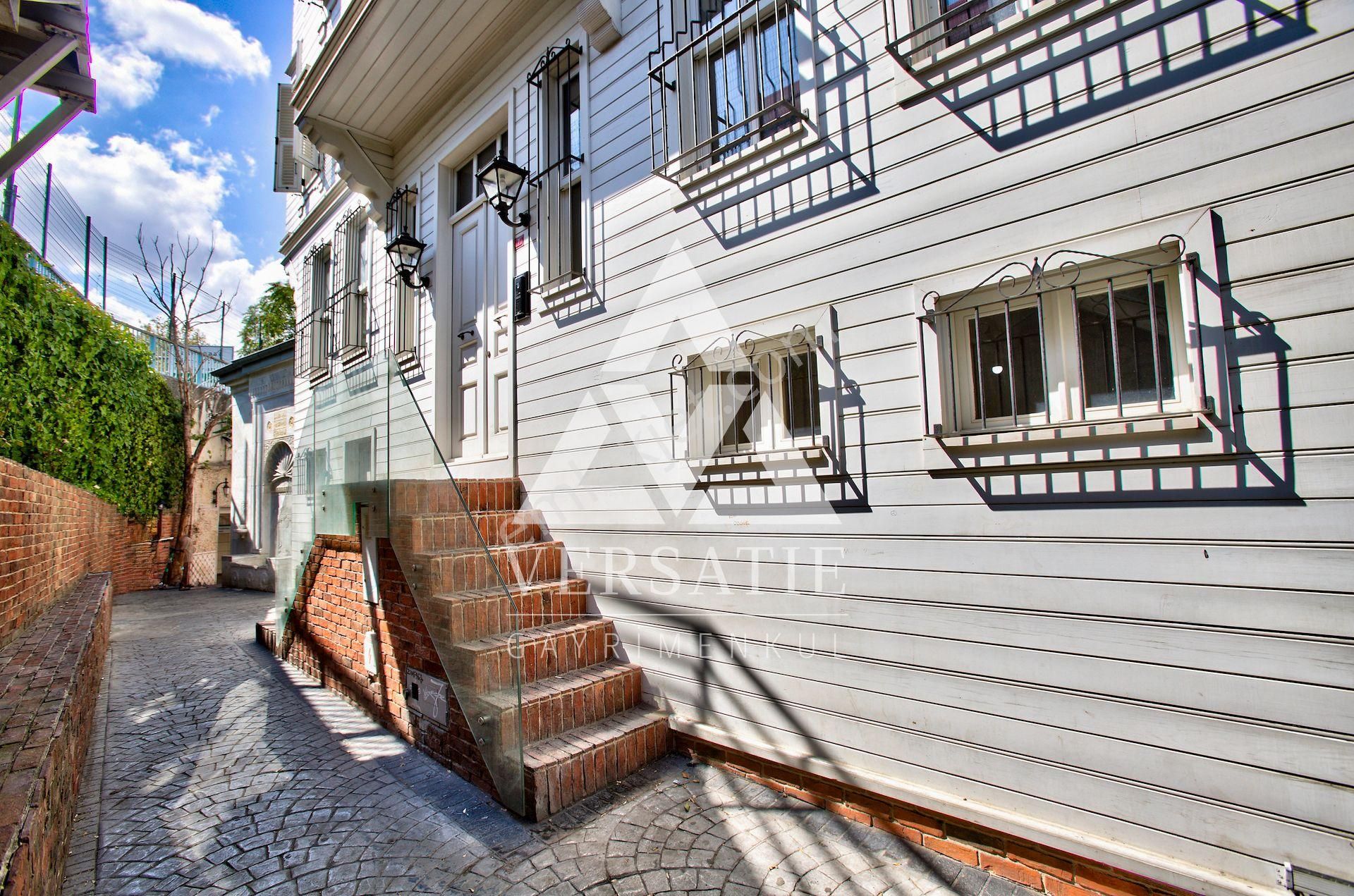 Beyoğlu'nda Satılık 1. Derece Tarihi Eser Köşk - Görsel 7