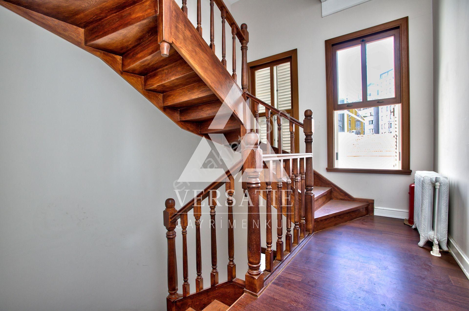 Beyoğlu'nda Satılık 1. Derece Tarihi Eser Köşk - Görsel 10