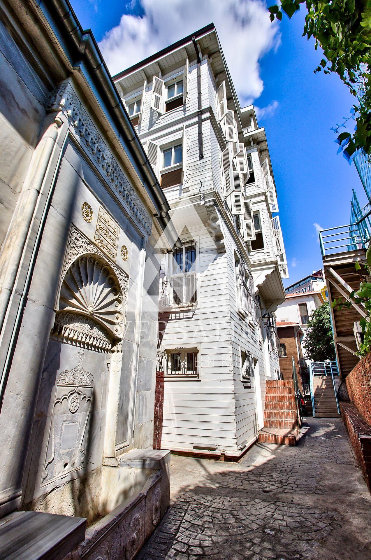 Beyoğlu'nda Satılık 1. Derece Tarihi Eser Köşk - Görsel 29