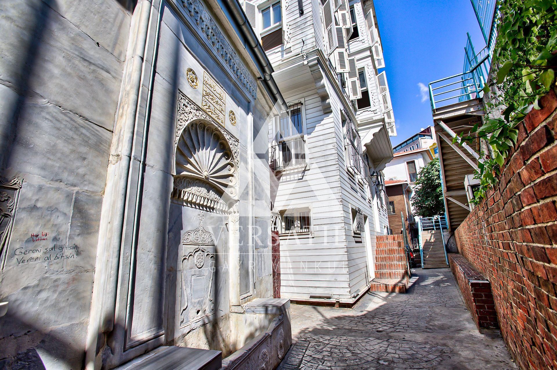 Beyoğlu'nda Satılık 1. Derece Tarihi Eser Köşk - Görsel 12