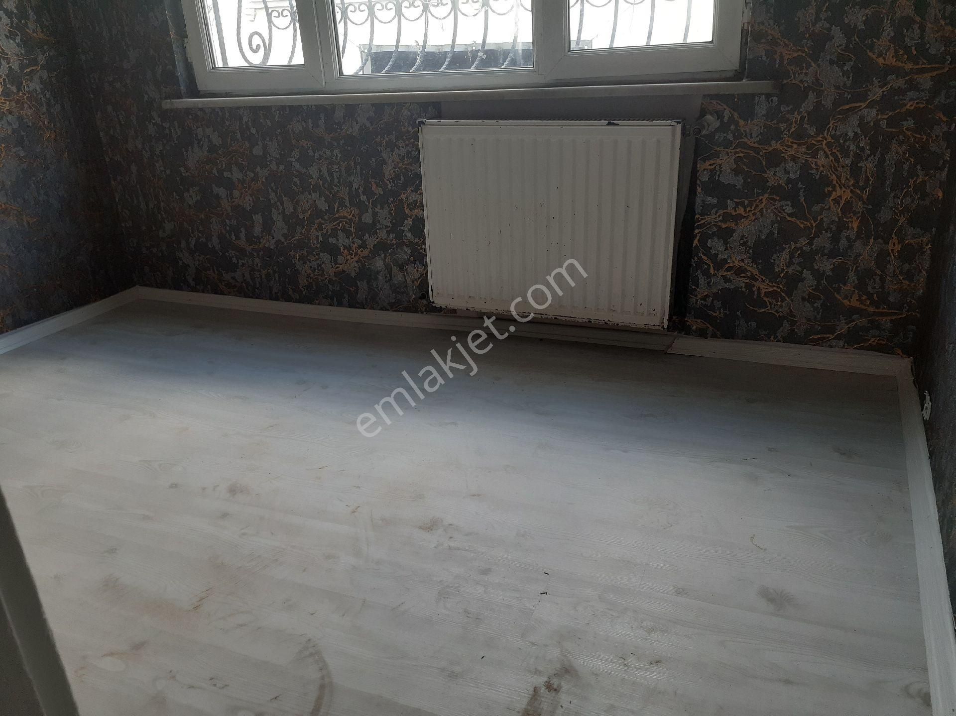 Fatih Silivrikapi Buz Pateni Spor Komplexi Yanında Giriş Üzeri Boş ... - Görsel 26