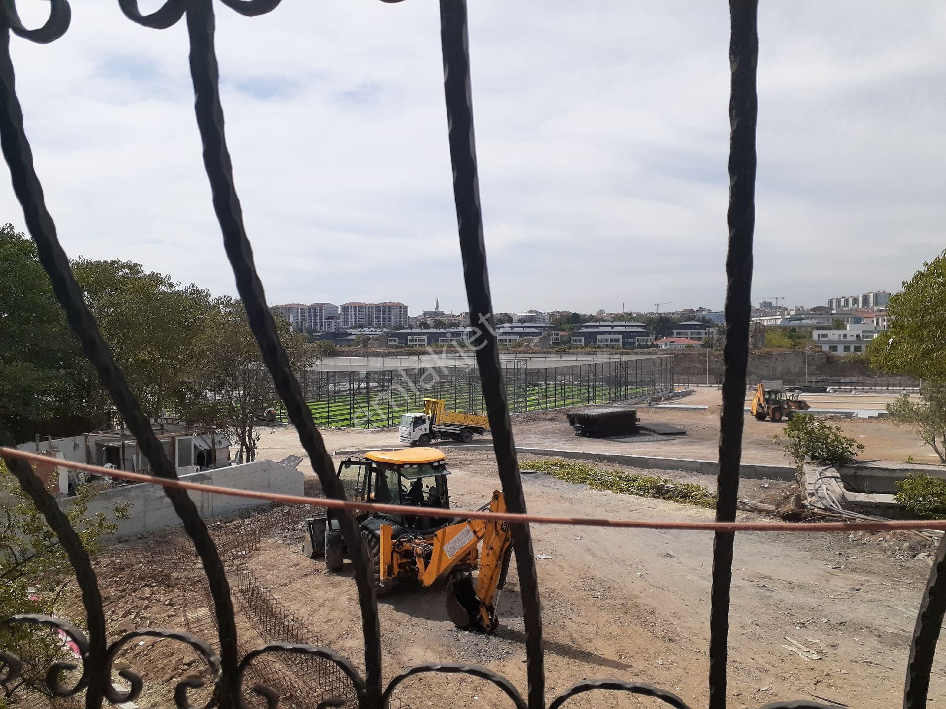 Fatih Silivrikapi Buz Pateni Spor Komplexi Yanında Giriş Üzeri Boş ... - Görsel 4