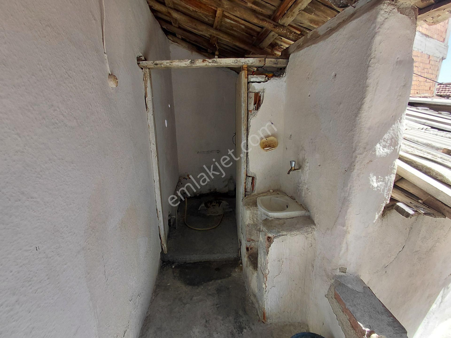 Akhisar Zeytinliova Da Satılık 226 M2 Arsa İçinde Köy Evi 825.000 Tl - Görsel 8