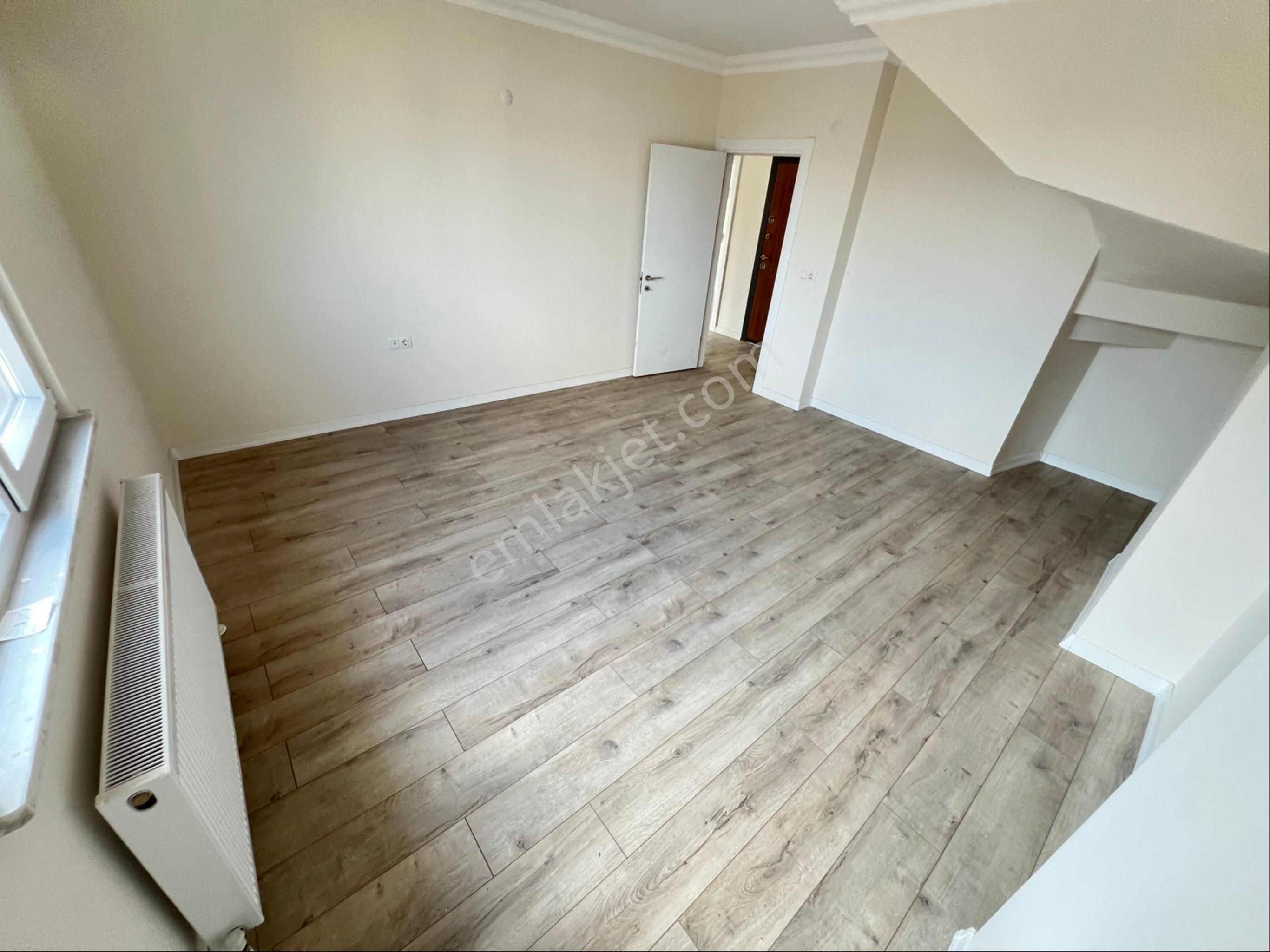 Vizyon Emlak'tan 3+1 Caddeye Yakın Çift Teraslı Üst Dubleks - Görsel 5