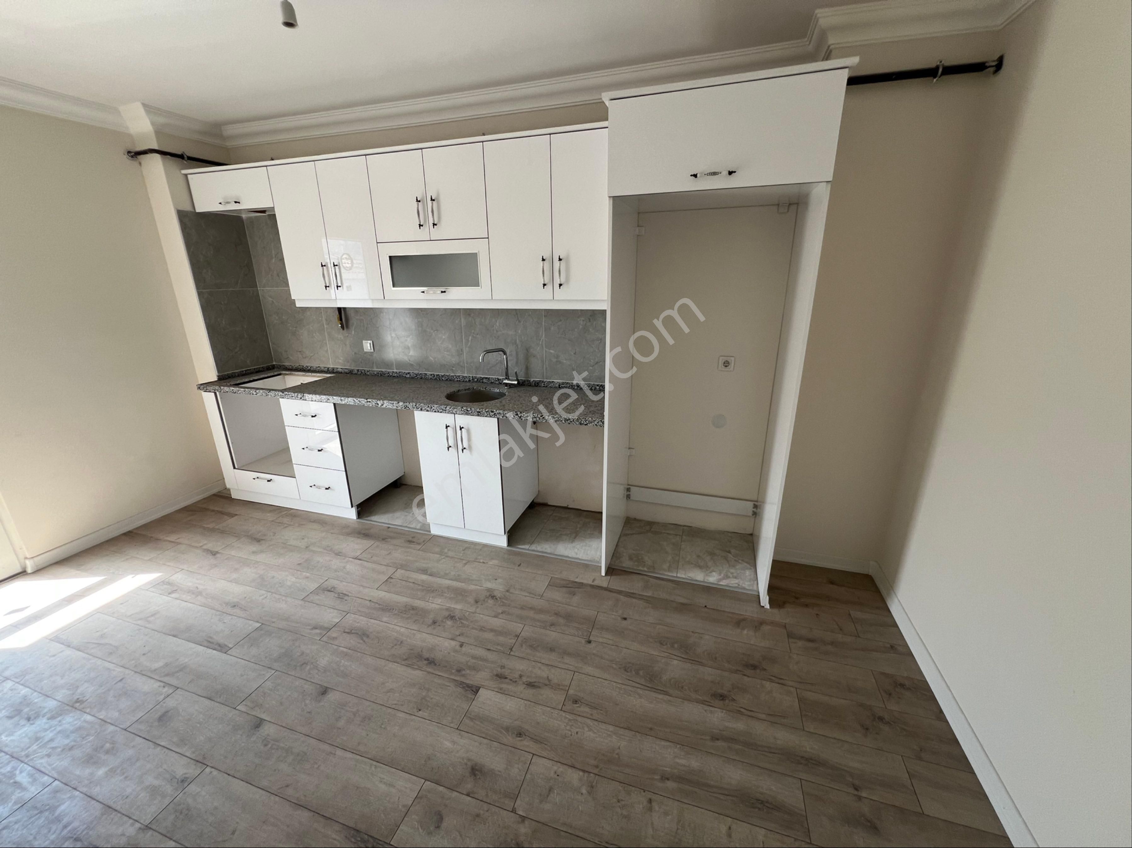 Vizyon Emlak'tan 3+1 Caddeye Yakın Çift Teraslı Üst Dubleks - Görsel 13