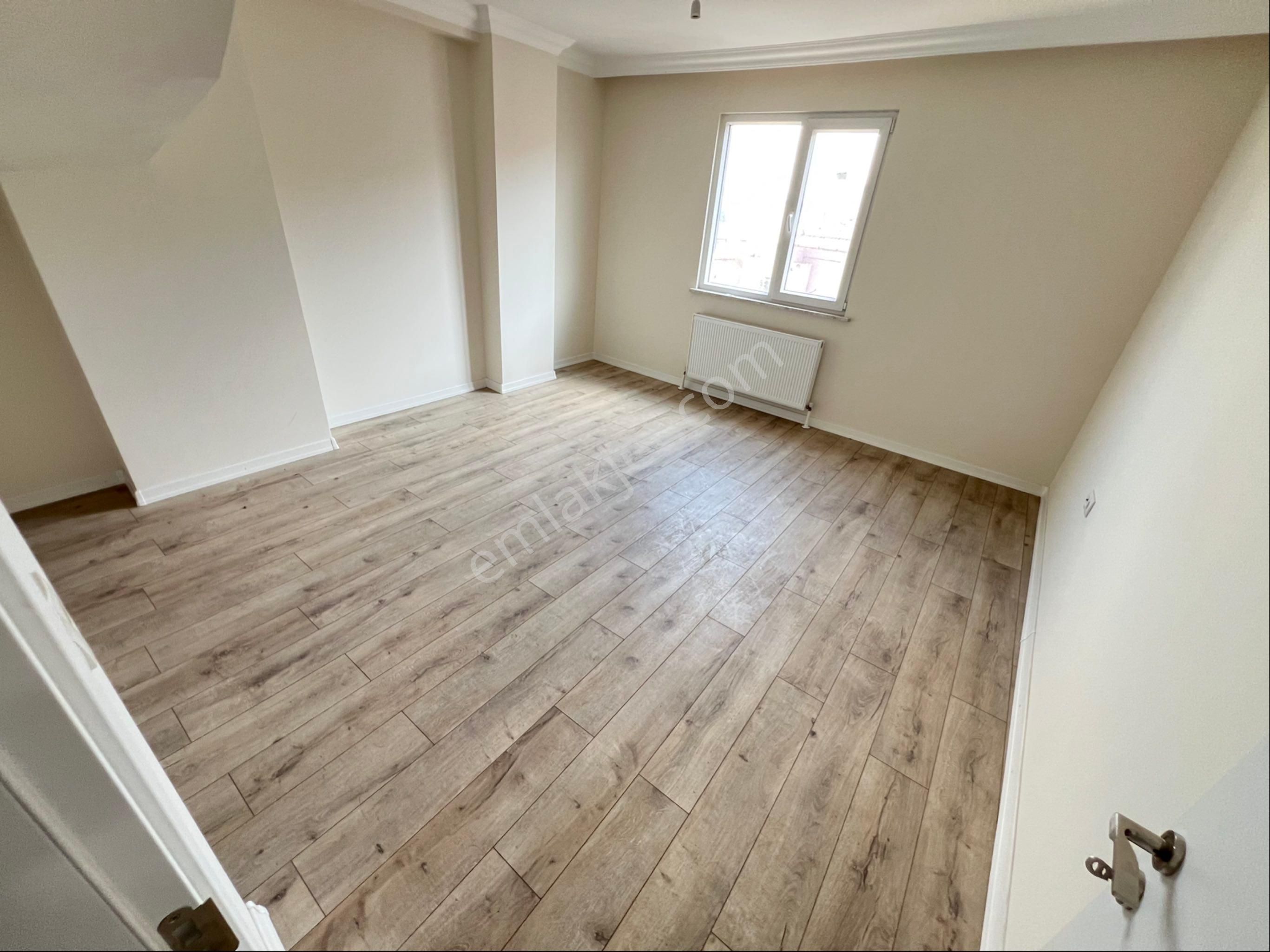 Vizyon Emlak'tan 3+1 Caddeye Yakın Çift Teraslı Üst Dubleks - Görsel 4