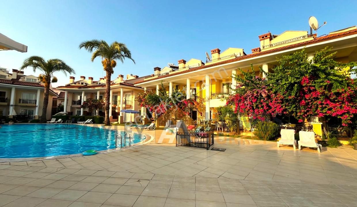 Muğla, Fethiye Yanıklar'da Geniş 3+1 - Harika Olanaklara Sahip Güzel Bir Konut Sitesi