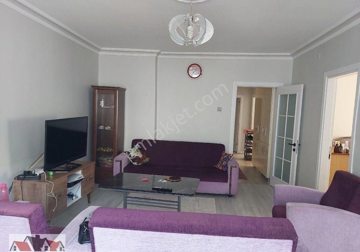 Esma.dan Süper Yapılı Bakımlı Asansörlü Metroya 2 Dakka Mesafede Olup Guney Batı Cephelı Grı Renkli - Görsel 8