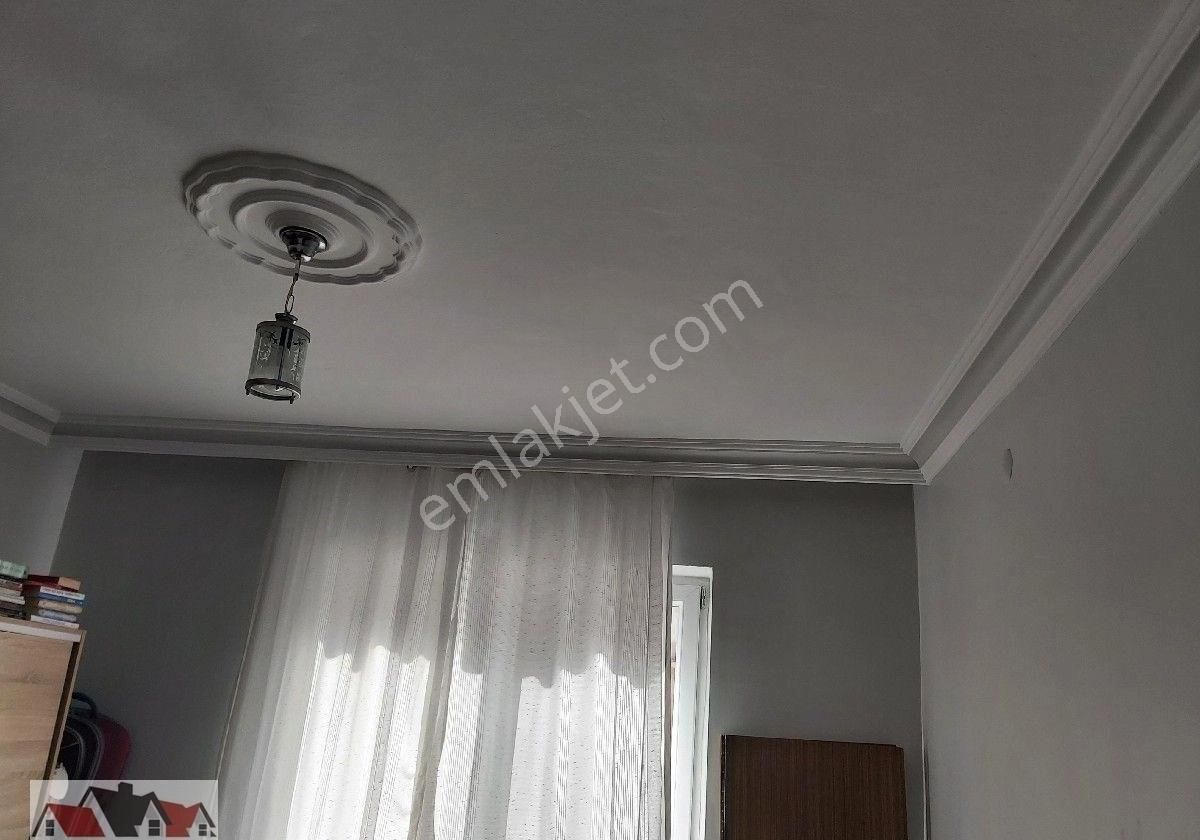 Esma.dan Süper Yapılı Bakımlı Asansörlü Metroya 2 Dakka Mesafede Olup Guney Batı Cephelı Grı Renkli - Görsel 4