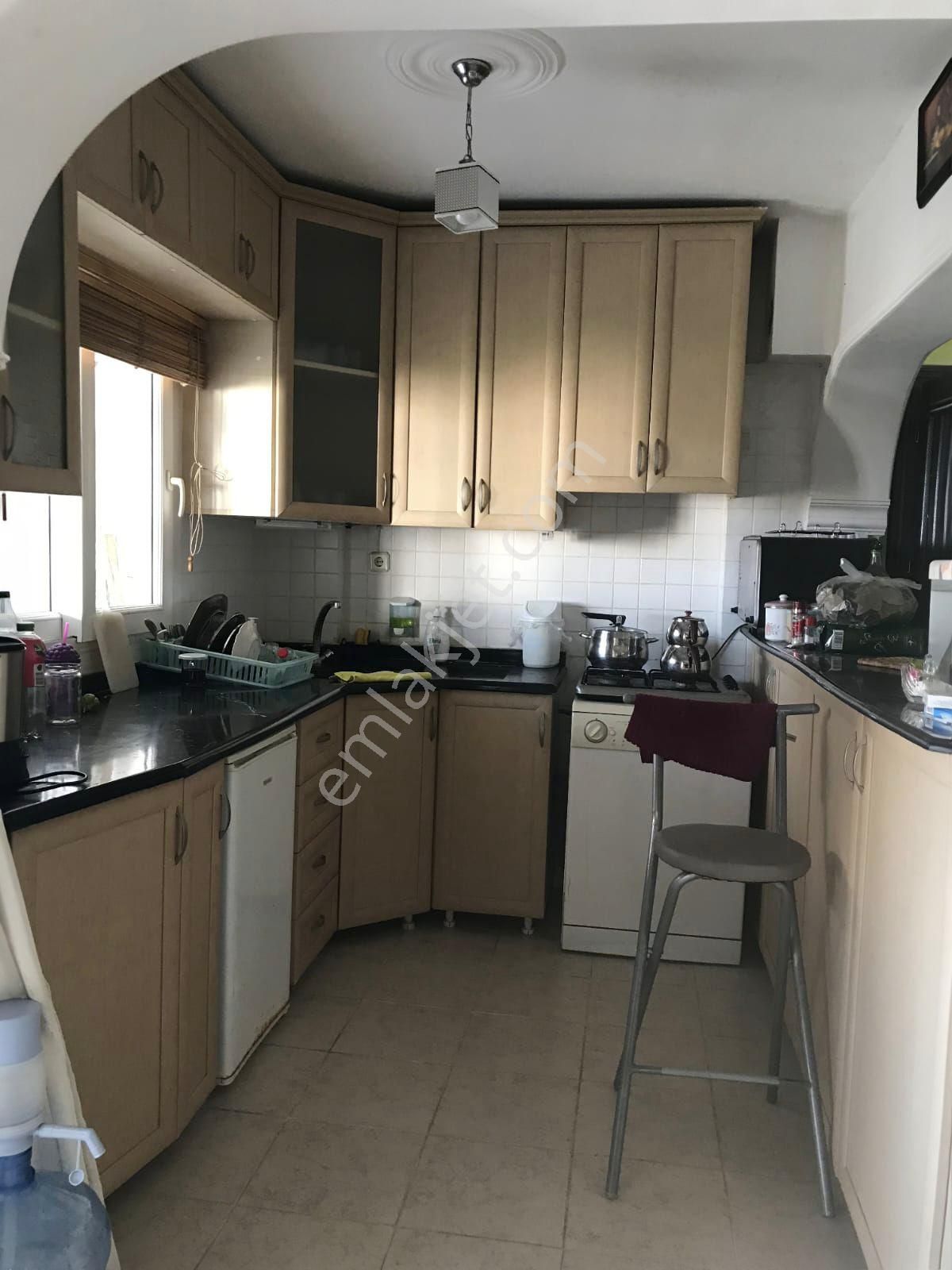 Kuşadası Kadinlardenizin'de Deniz Manzarali Triplex Villa - Görsel 13