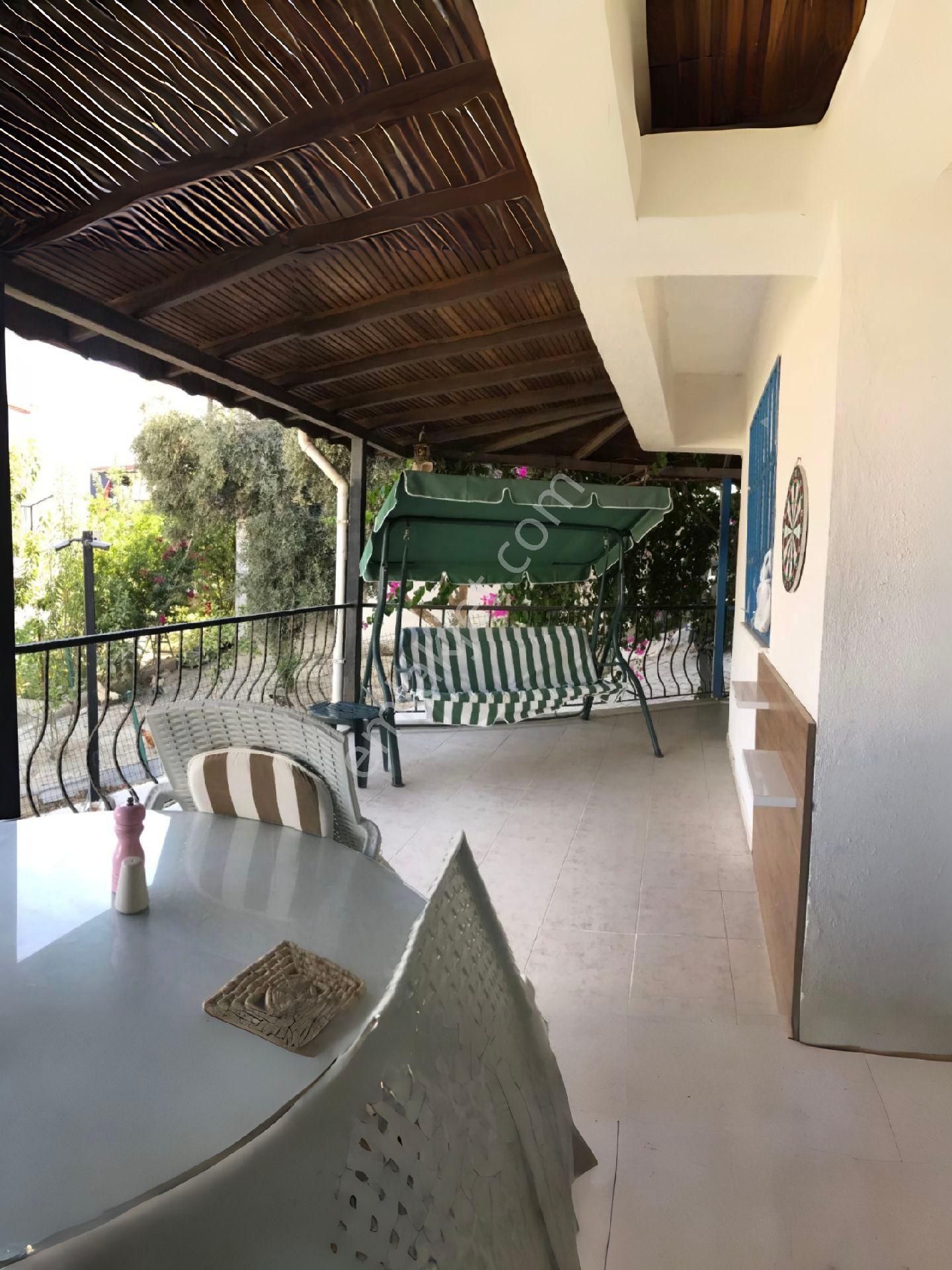 Kuşadası Kadinlardenizin'de Deniz Manzarali Triplex Villa - Görsel 22