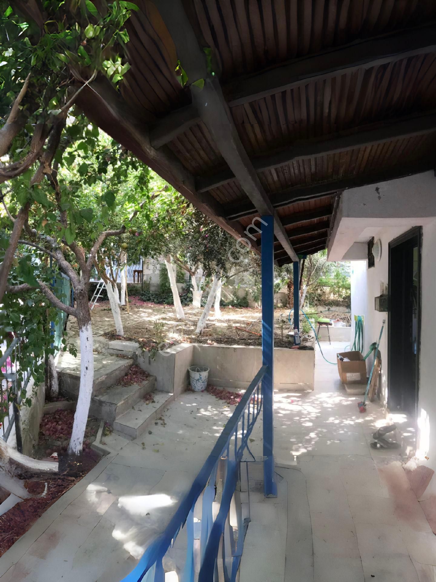 Kuşadası Kadinlardenizin'de Deniz Manzarali Triplex Villa - Görsel 23