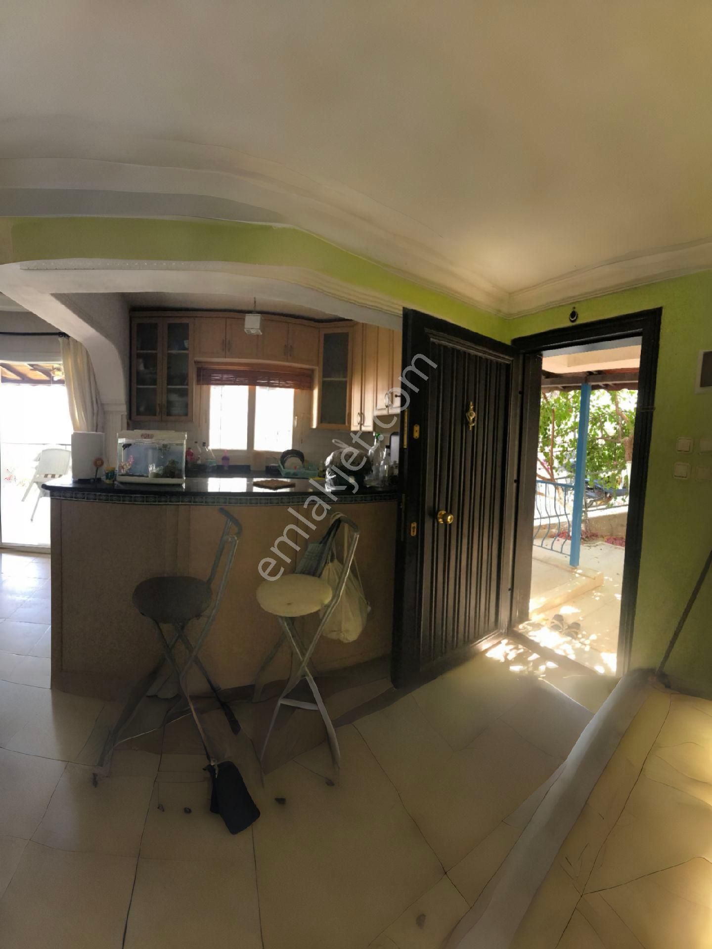 Kuşadası Kadinlardenizin'de Deniz Manzarali Triplex Villa - Görsel 14