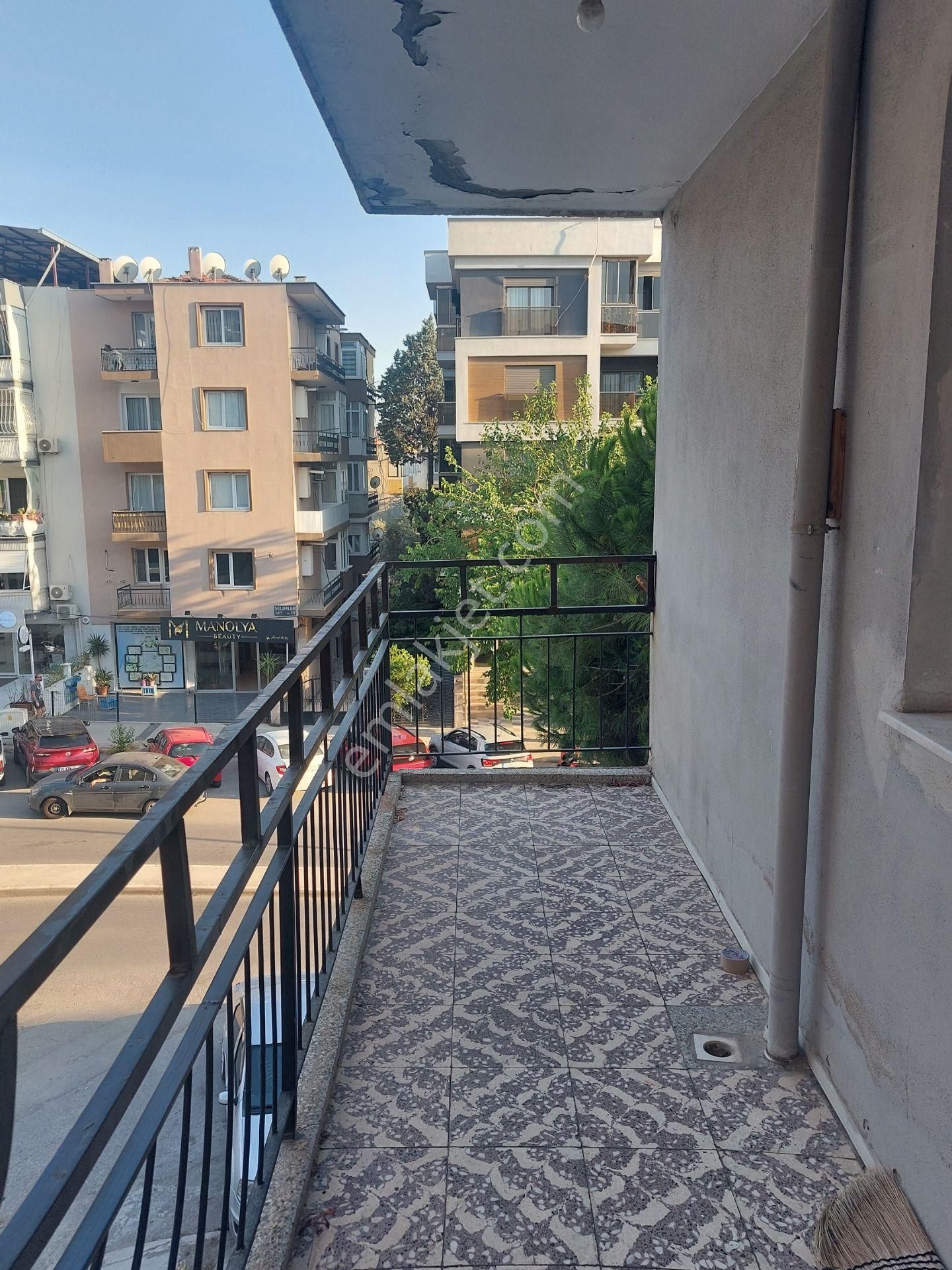 Buca Belediyesi Civarı Adnan Menderes Cad. Arakat 135m2 3+1 - Görsel 6