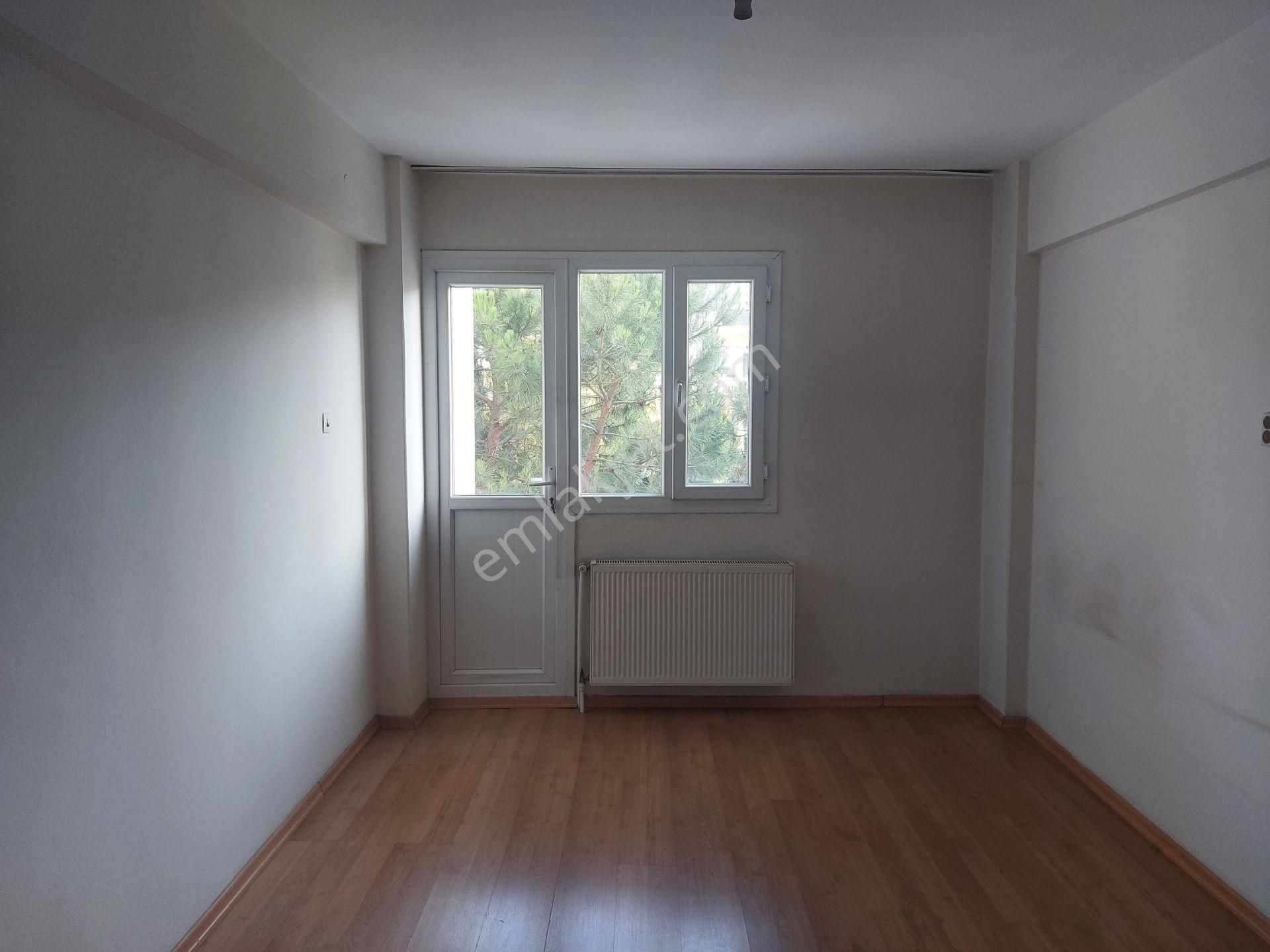 Buca Belediyesi Civarı Adnan Menderes Cad. Arakat 135m2 3+1 - Görsel 8