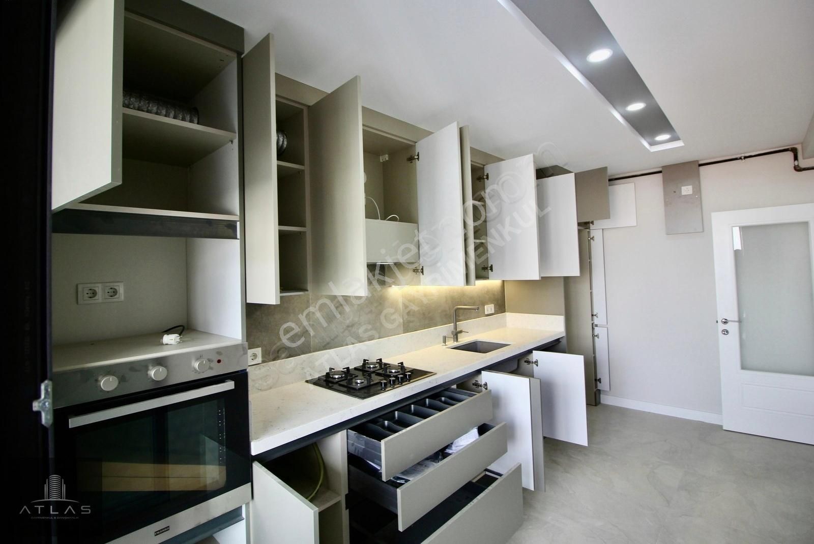 Atlas'tan, Sosyal Tesisli Sitede, 3+1, 162m2, 6.kat, E.banyolu - Görsel 2