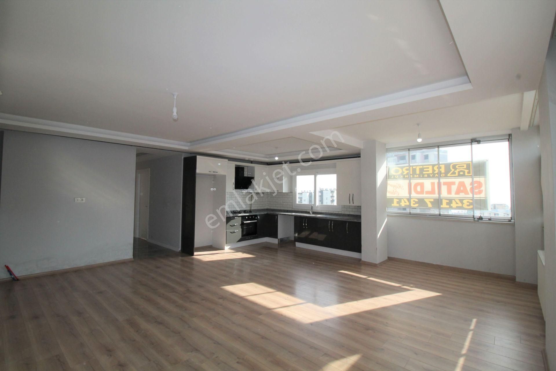 Retro’dan Tece’de Full Deniz Manzaralı Amerikan 3+1