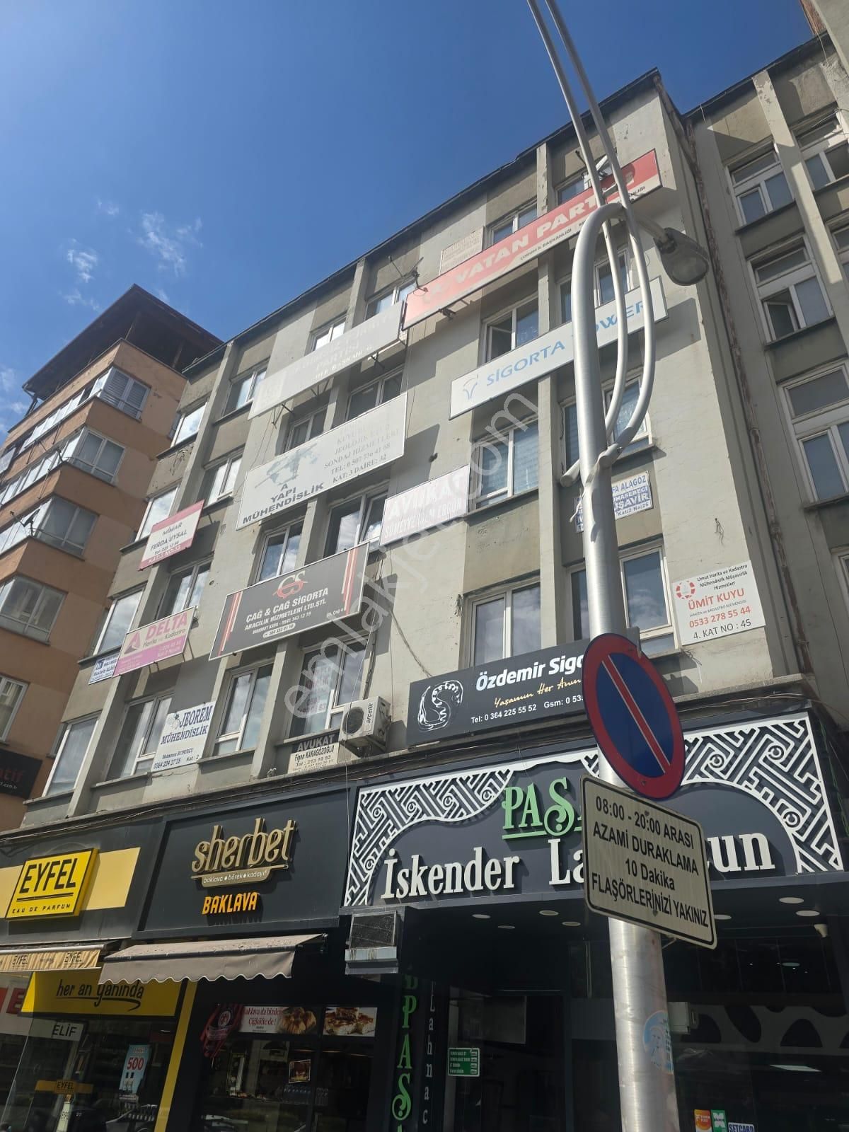 Çorum Merkez Gazi Caddesi Üzerinde Kiralık Bürolar