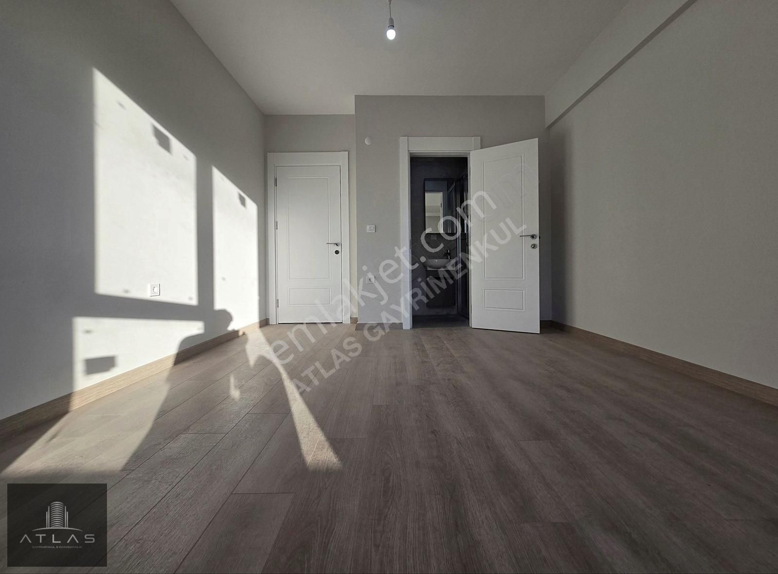 Atlas'tan, Sosyal Tesisli Sitede, 3+1, 145m2, 6.kat, E.banyolu - Görsel 23