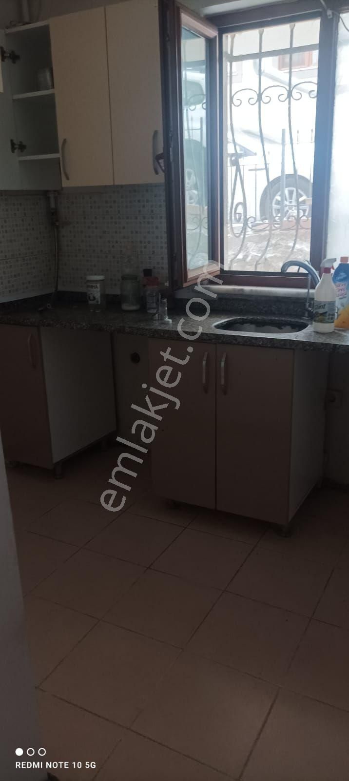Ümraniye İstiklal Mahallesi Atakent Şehzade Caddesi Metro Yürüme Mesafesi 2+1 Giriş Kat Kiralık - Görsel 2
