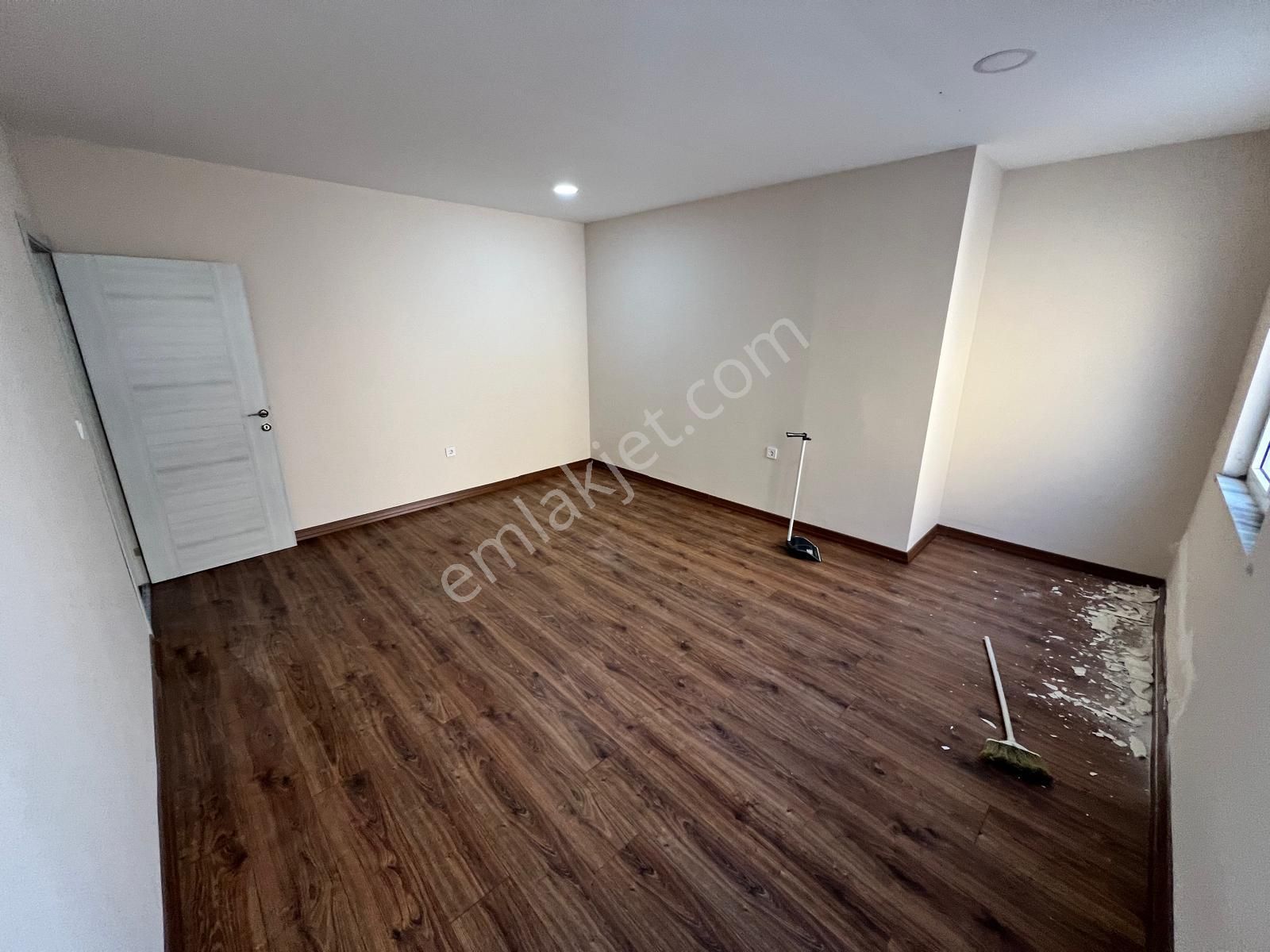 Seba'dan Kemalpaşa Asansörlü 2+1 85m2 Ofis/büro Uygun Kiralık İşyeri - Görsel 7