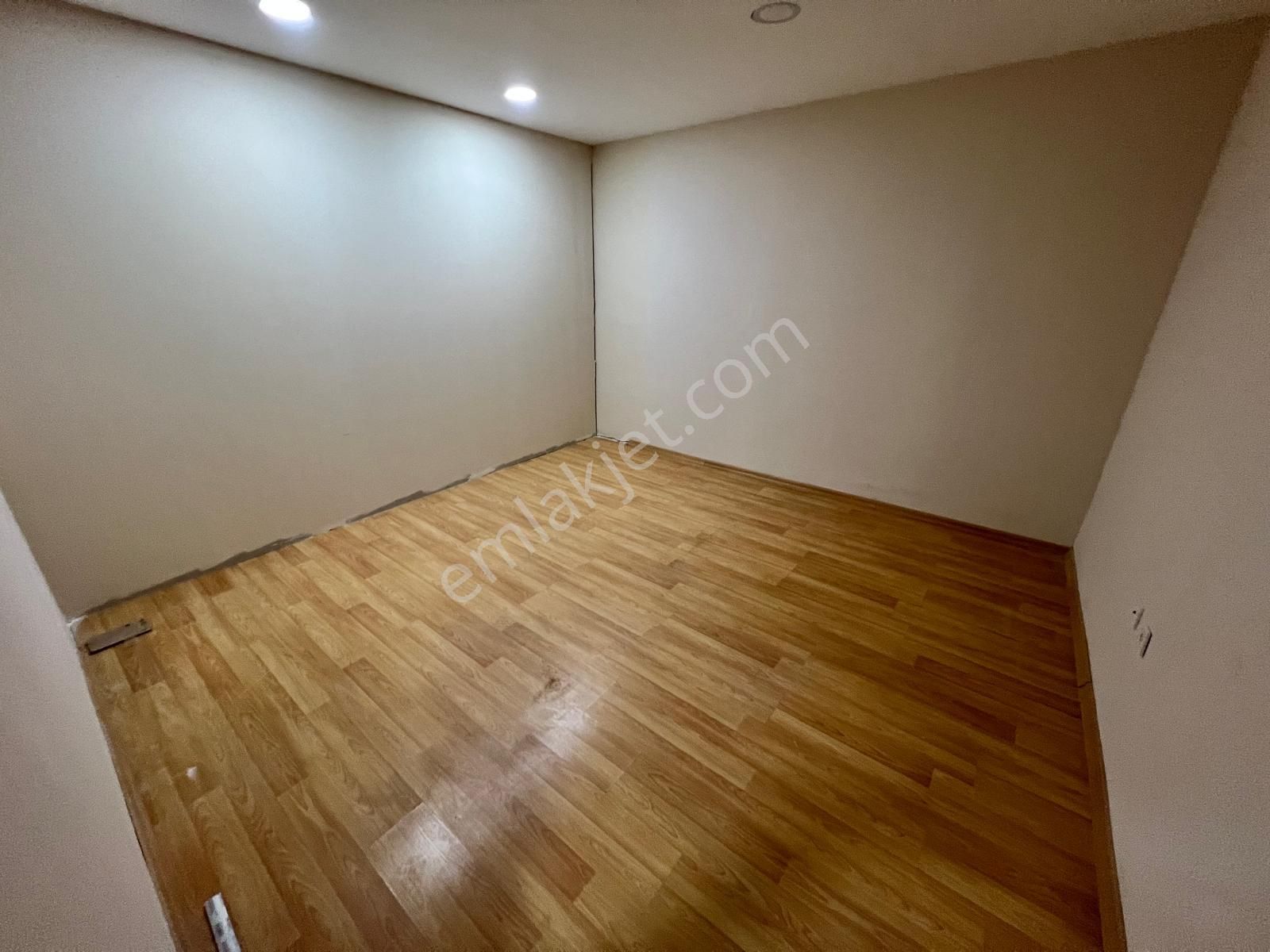 Seba'dan Kemalpaşa Asansörlü 2+1 85m2 Ofis/büro Uygun Kiralık İşyeri - Görsel 15