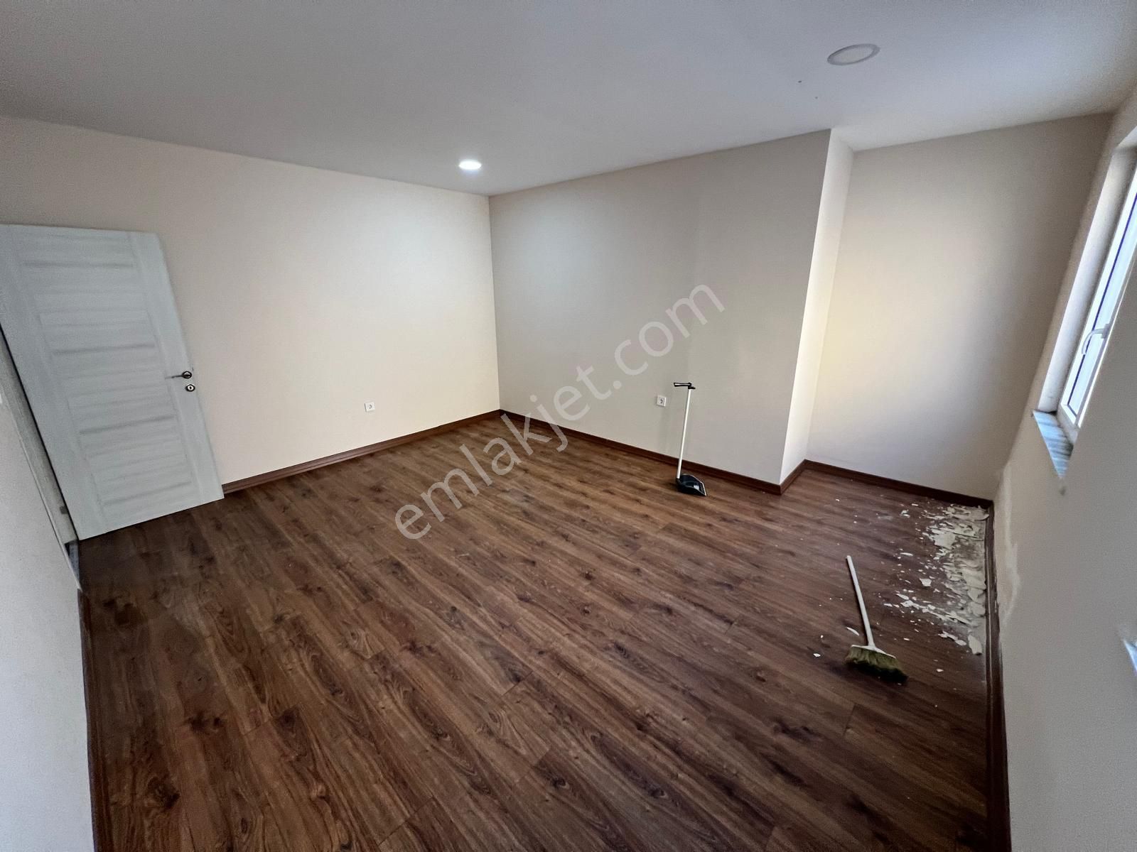 Seba'dan Kemalpaşa Asansörlü 2+1 85m2 Ofis/büro Uygun Kiralık İşyeri - Görsel 5