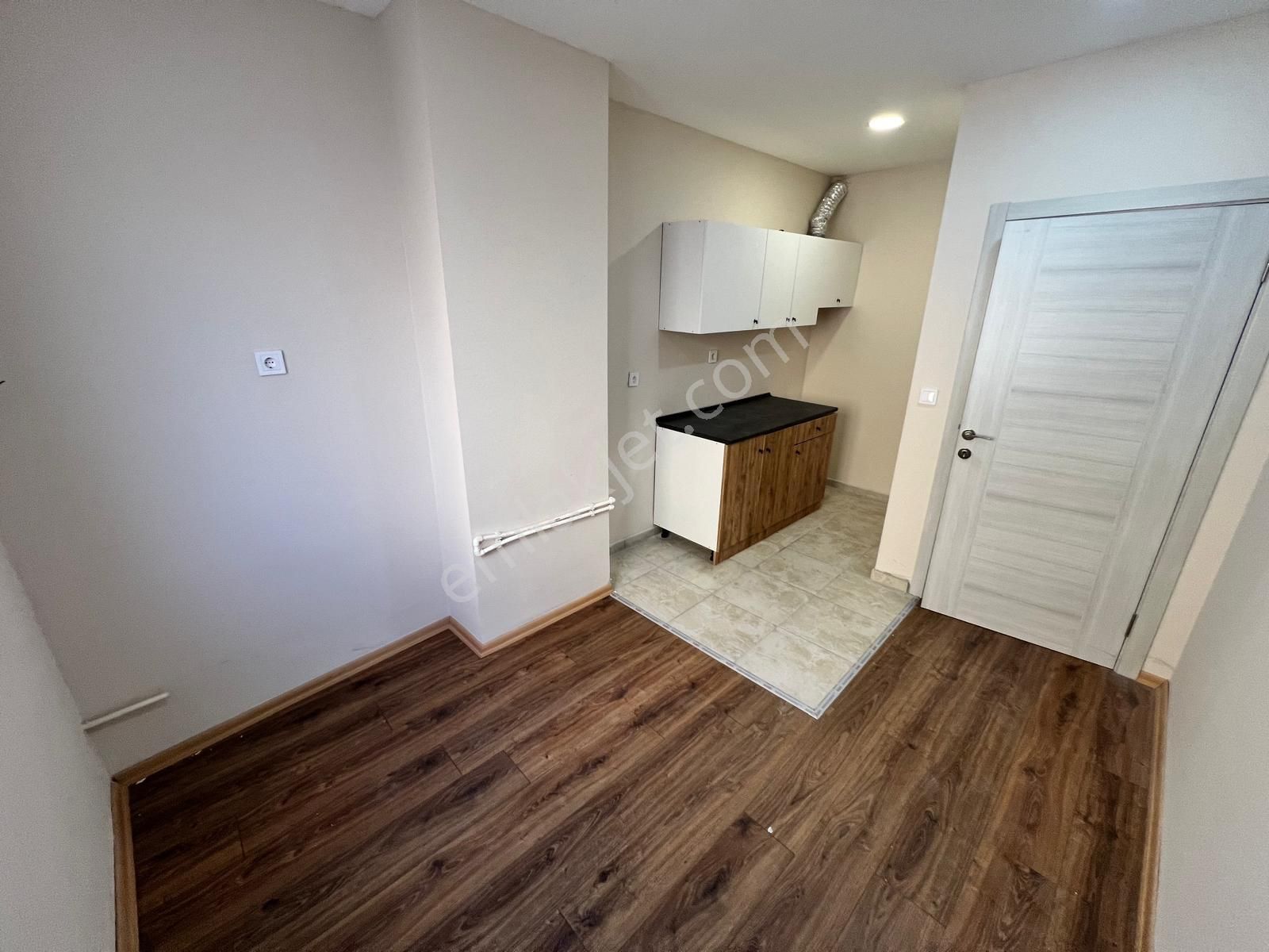 Seba'dan Kemalpaşa Asansörlü 2+1 85m2 Ofis/büro Uygun Kiralık İşyeri - Görsel 10