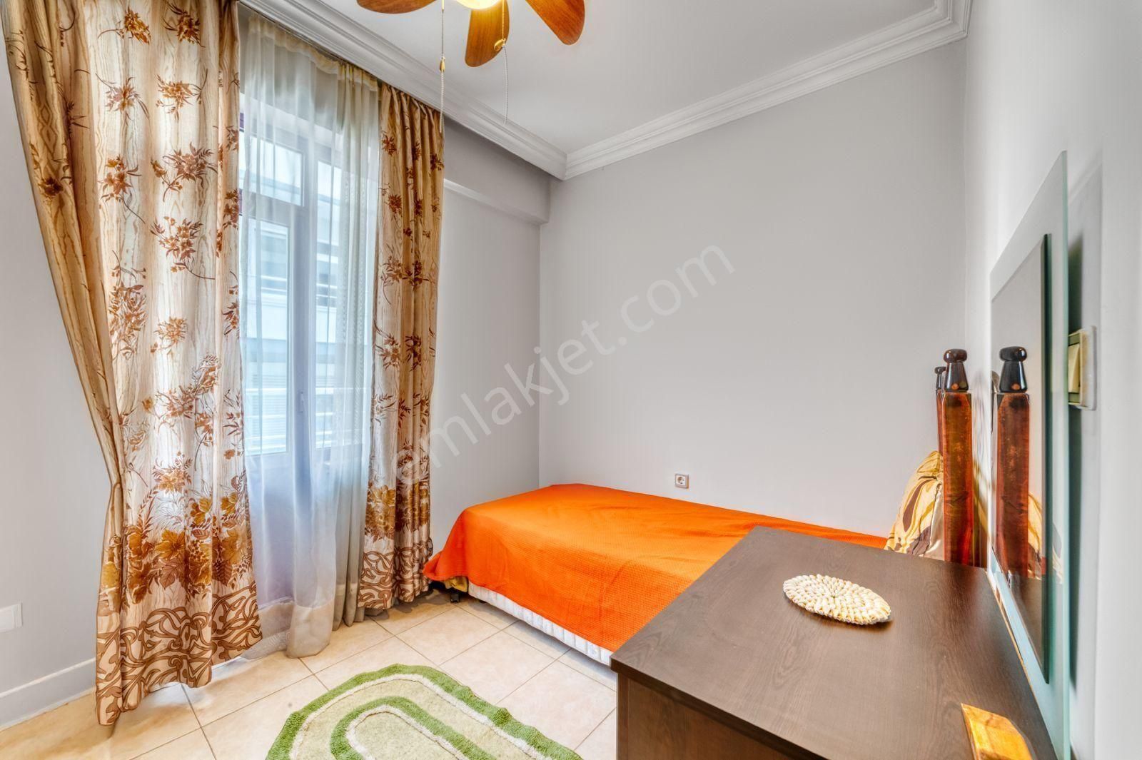 Alanya Mahmutlar'da Denize Sıfır, Panoramik Manzaralı 3+1 Daire - Görsel 9