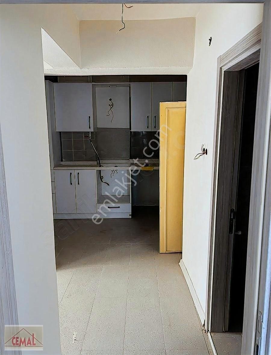 Cemal Emlak Bursa Yıldırım Umurbey 3+1 İçi Komple Yenilenmiş Ba - Görsel 2
