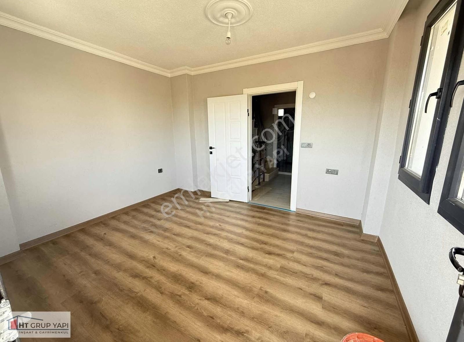Emsalsiz Büyüklükte Bahçe İskanlı Merkezi Konumda Lux Villa - Görsel 29