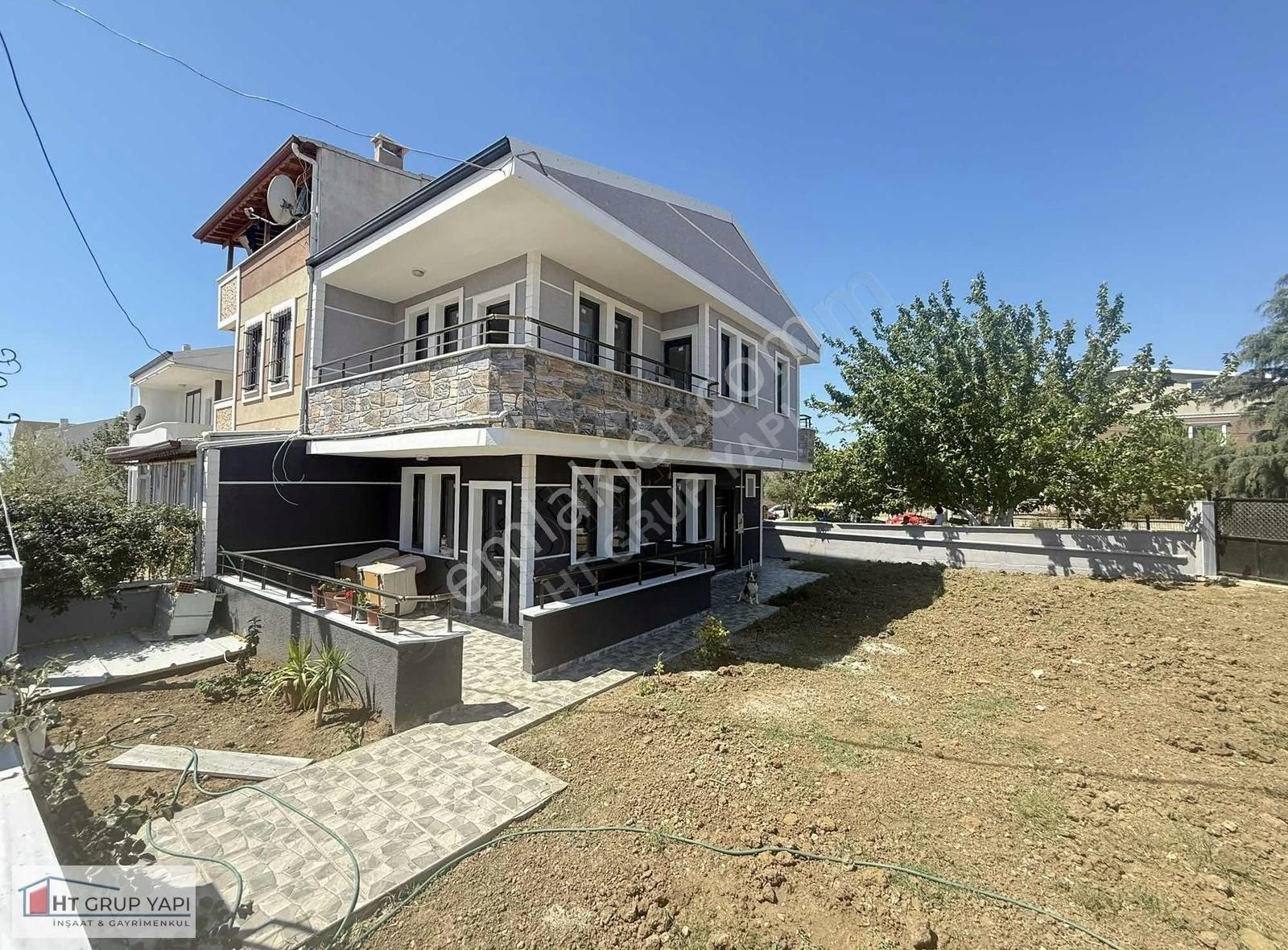 Emsalsiz Büyüklükte Bahçe İskanlı Merkezi Konumda Lux Villa - Görsel 15