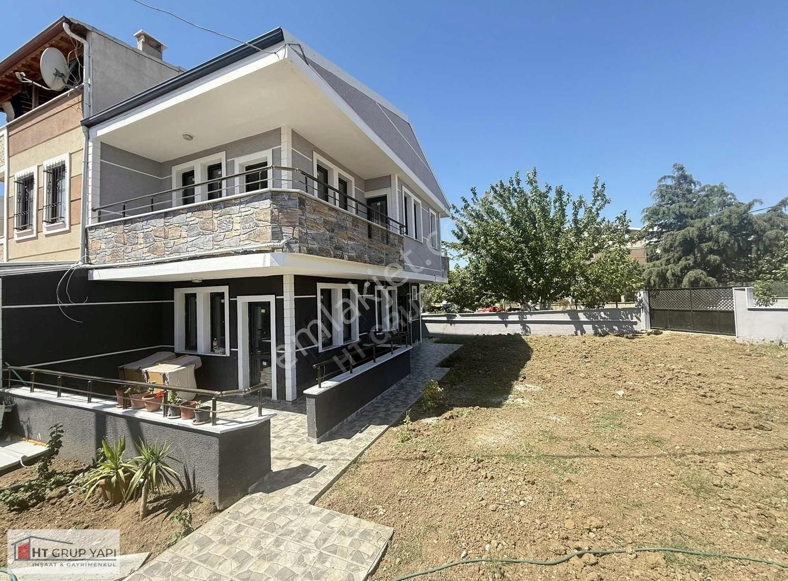 Emsalsiz Büyüklükte Bahçe İskanlı Merkezi Konumda Lux Villa - Görsel 33