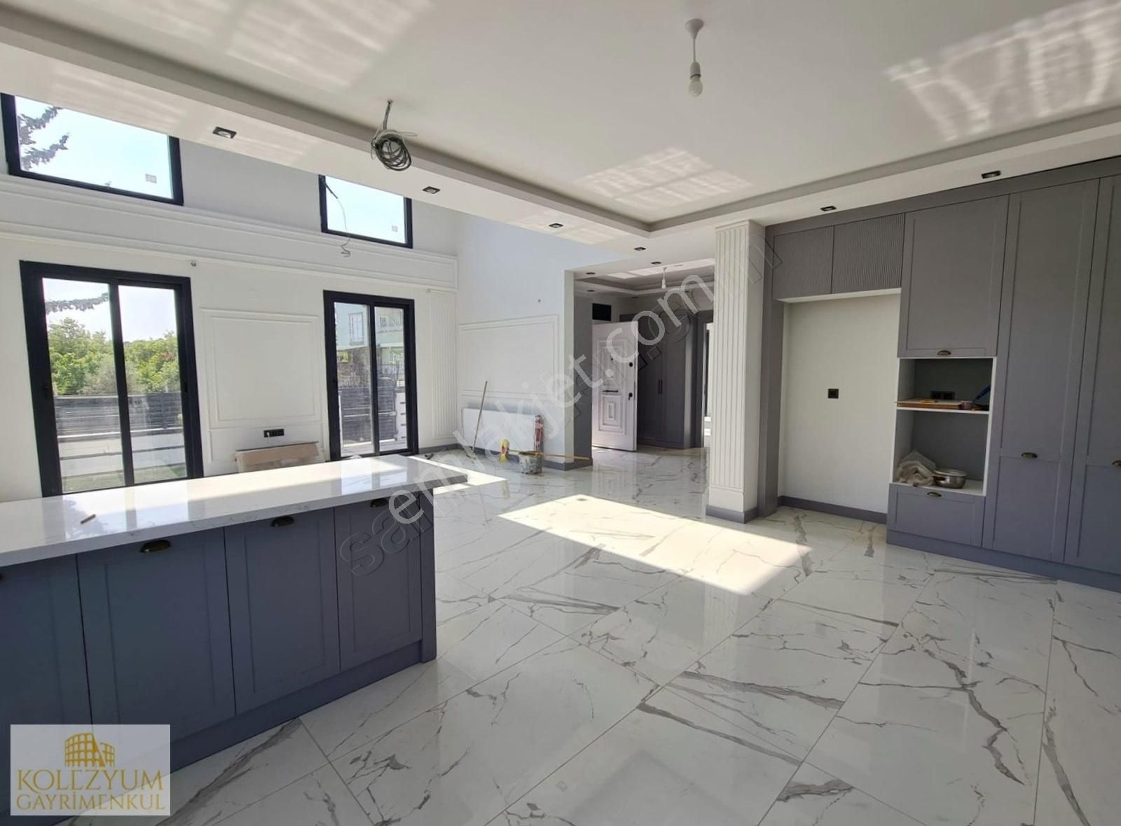 Kolezyumdan Mezitli De Bağımsız Havuzlu Sıfır 6+1 Triplex Villa - Görsel 16