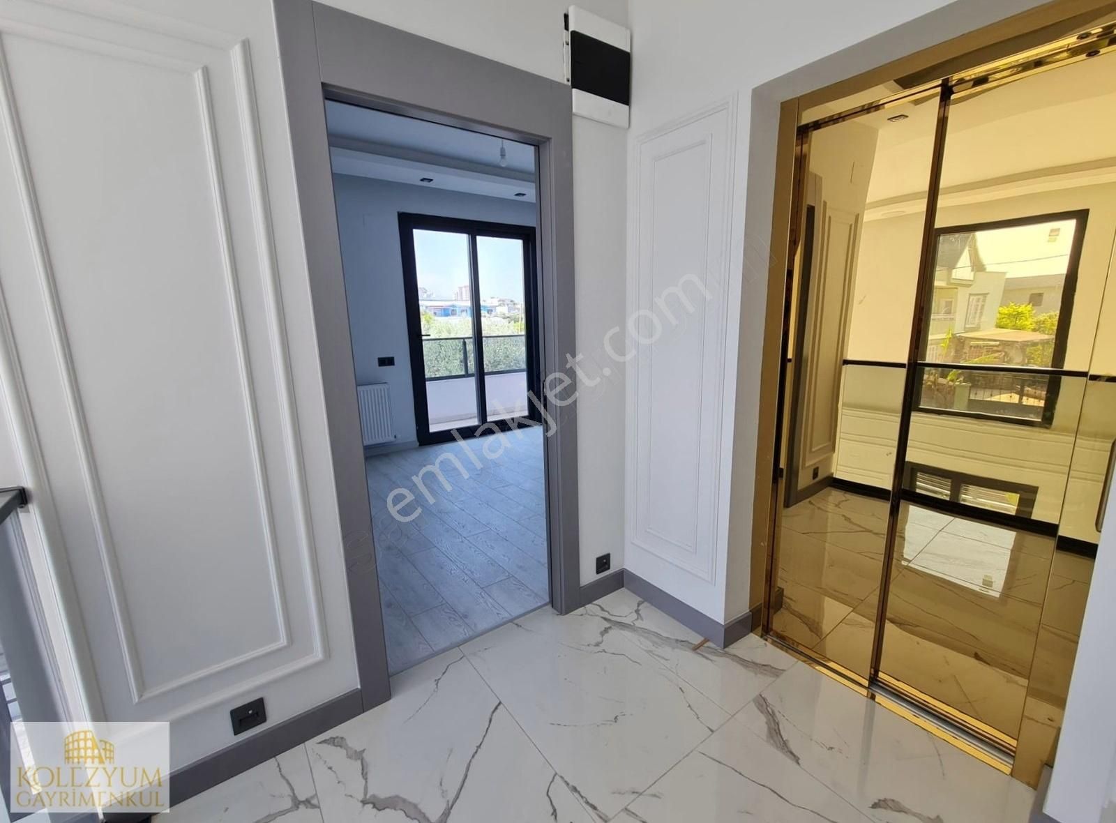 Kolezyumdan Mezitli De Bağımsız Havuzlu Sıfır 6+1 Triplex Villa - Görsel 17