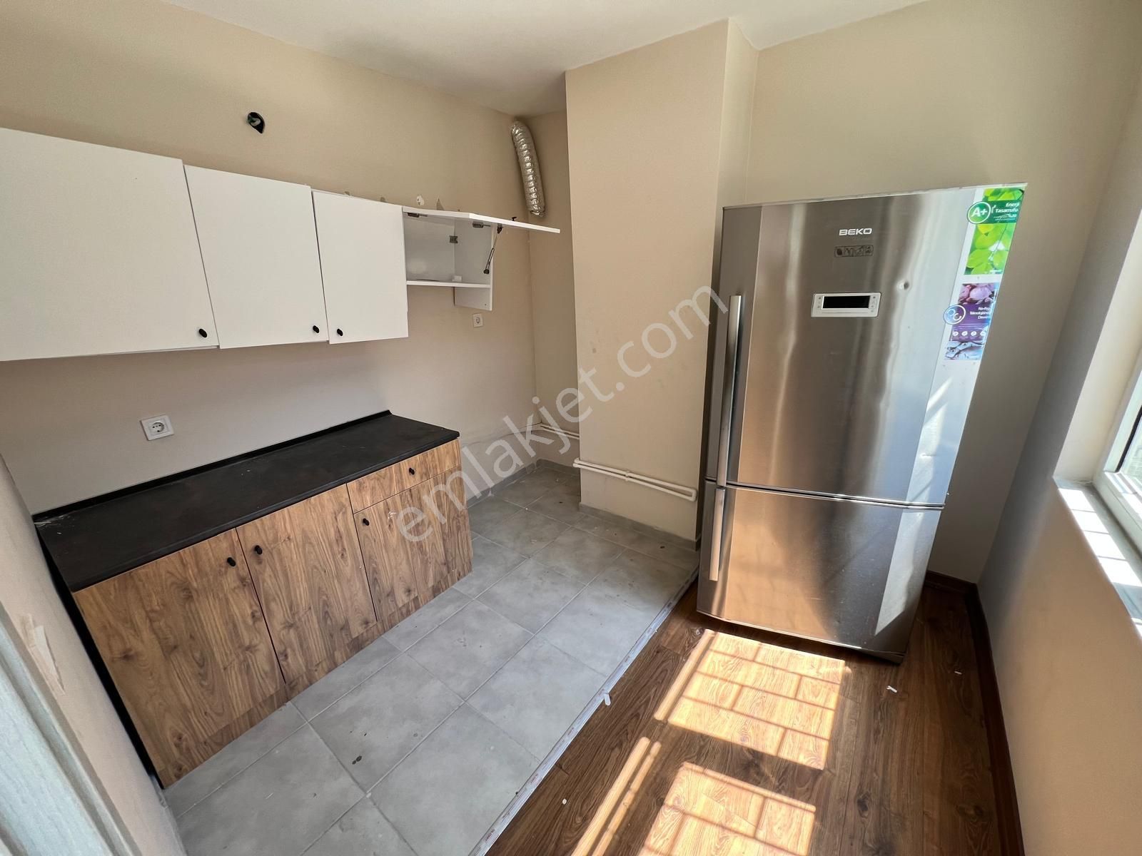 Seba'dan Sefaköy Merkezde Kiralık 2+1 95m2 Balkonlu Büro/ofise Uygun İşyeri - Görsel 13