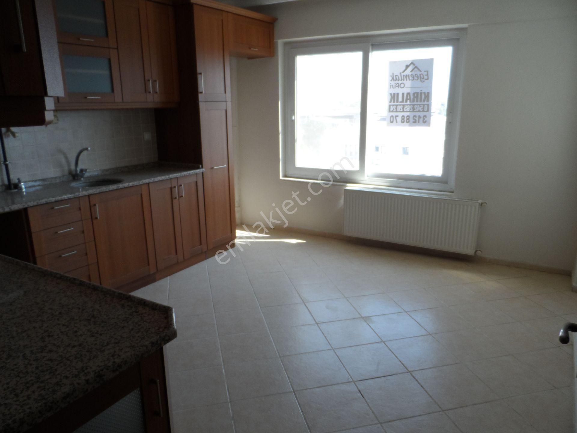 Nazilli Ege Emlak Ofisinden Zafer Mh. Site İçinde, Doğalgaz Kombili, Açık Otoparklı Kiralık Daire - Görsel 16