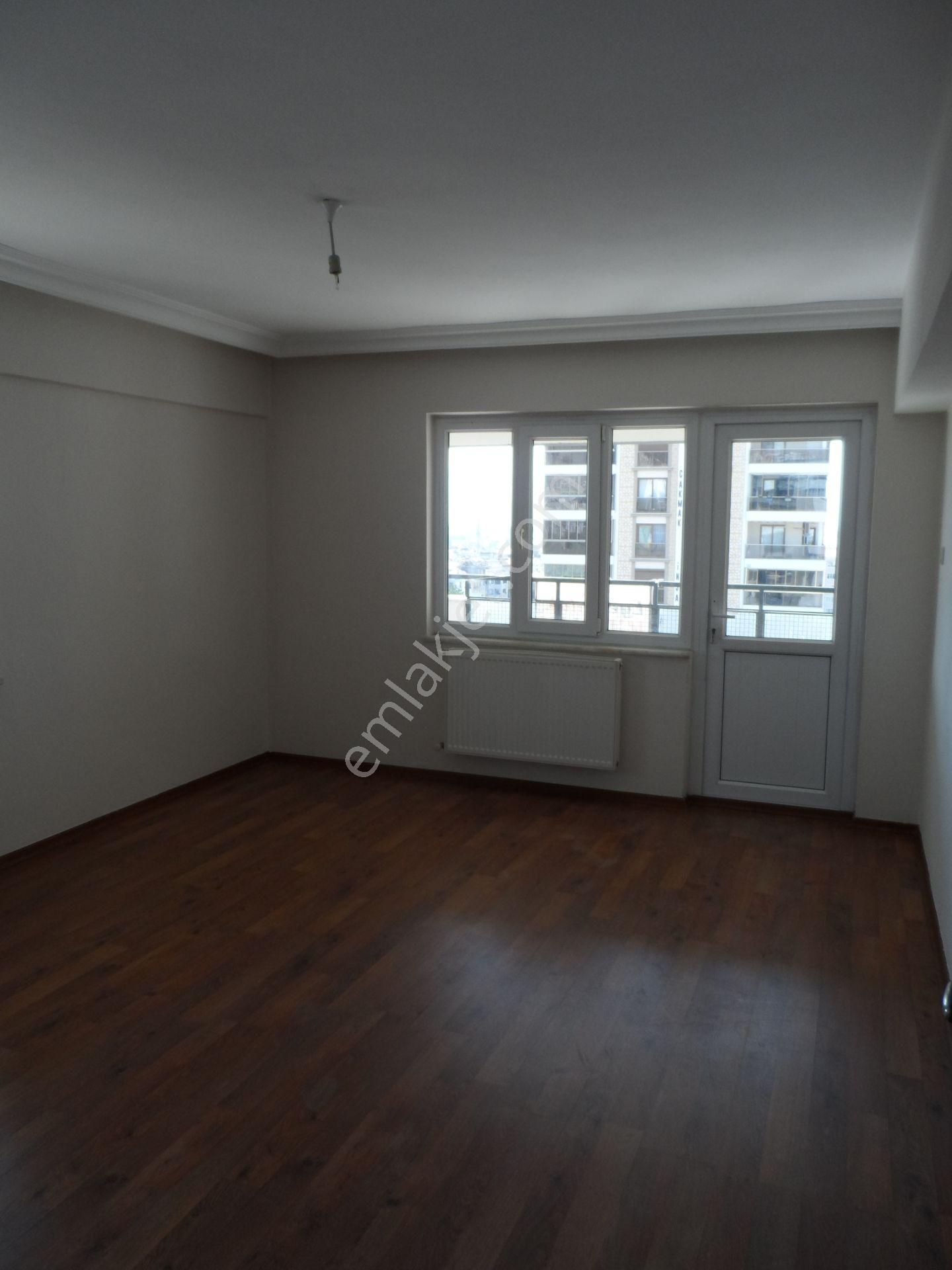 Nazilli Ege Emlak Ofisinden Zafer Mh. Site İçinde, Doğalgaz Kombili, Açık Otoparklı Kiralık Daire - Görsel 14