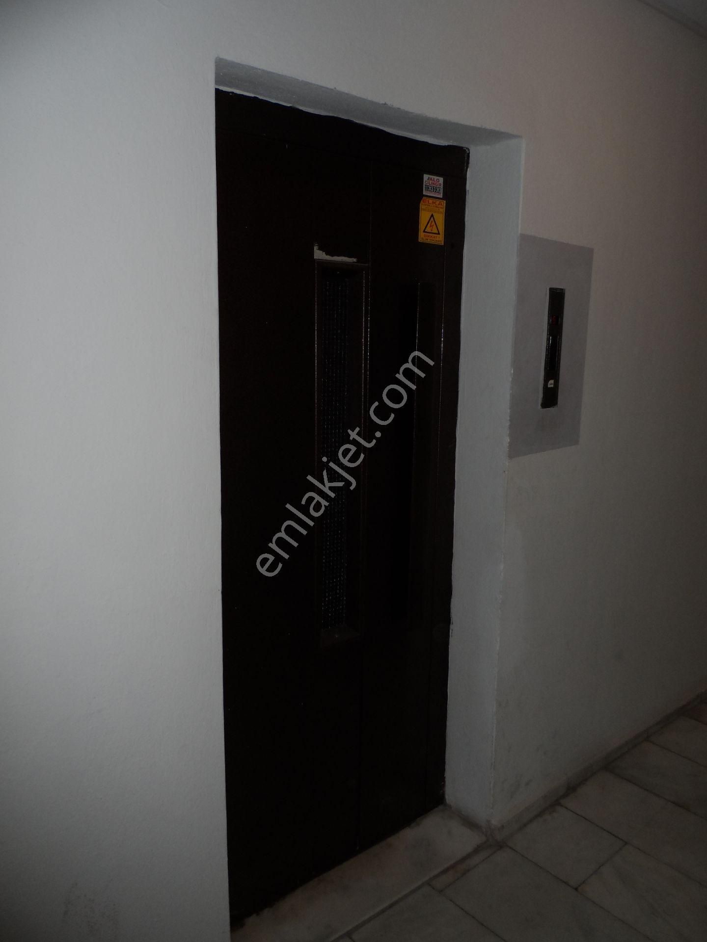 Nazilli Ege Emlak Ofisinden Zafer Mh. Site İçinde, Doğalgaz Kombili, Açık Otoparklı Kiralık Daire - Görsel 4