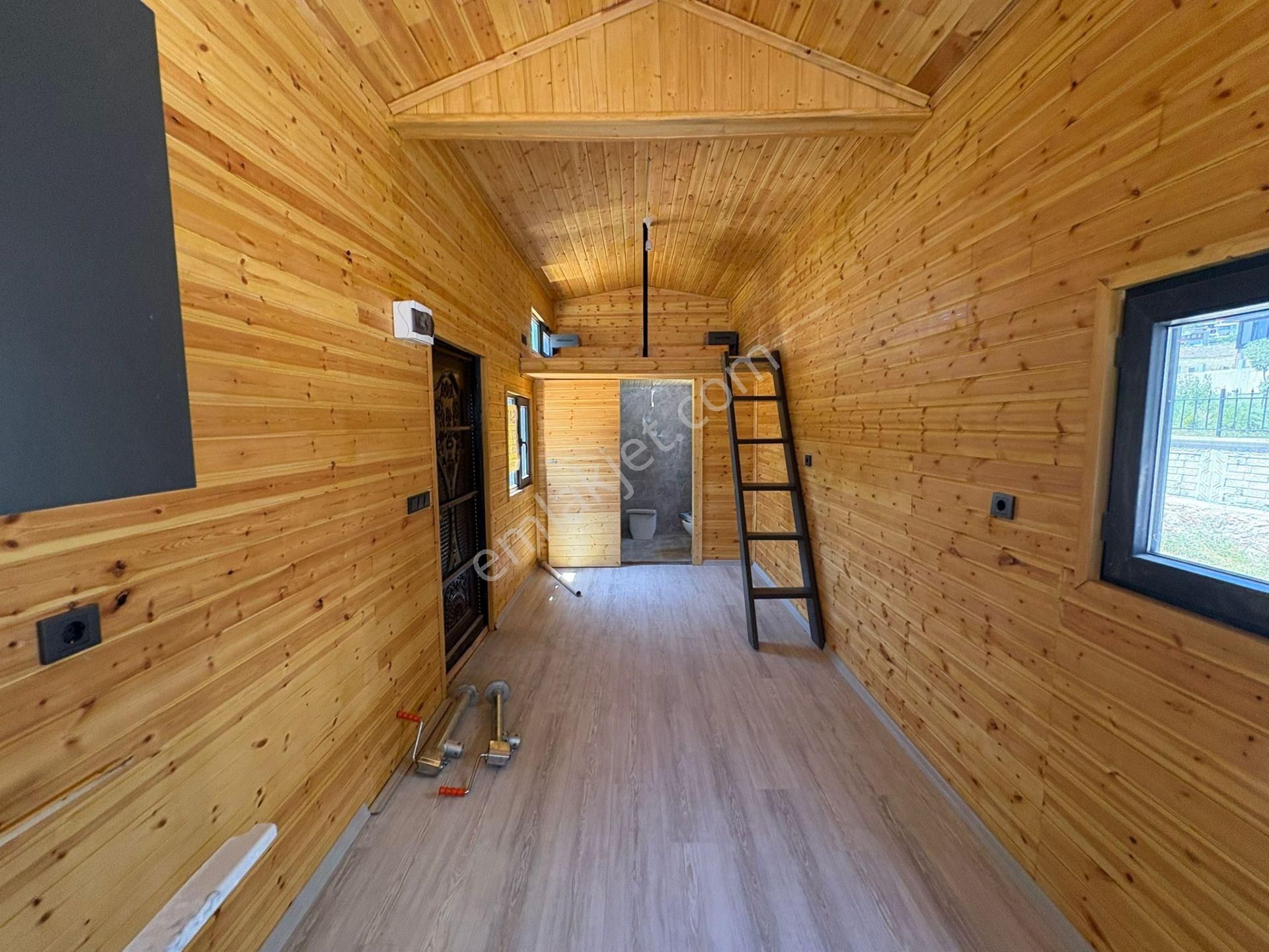 6m Uzunluğunda 2,55m Genişliğinde 4m Yüksekliğinde Loft Katlı - Görsel 32