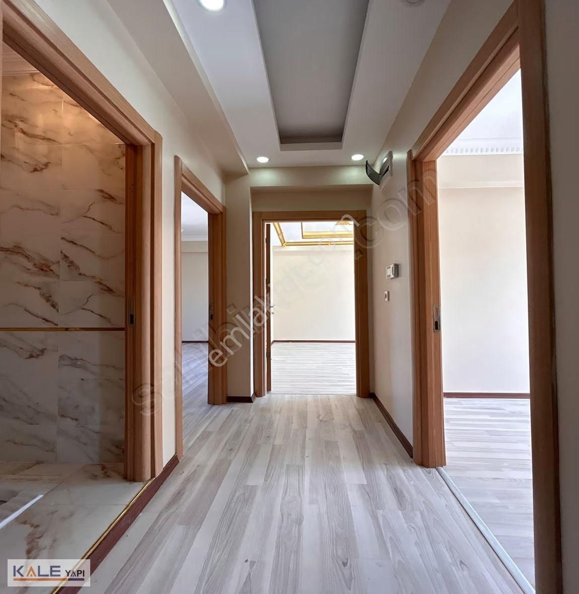 Metrobüse Yakın 2+1 Lüks Arakat Daire - Görsel 6