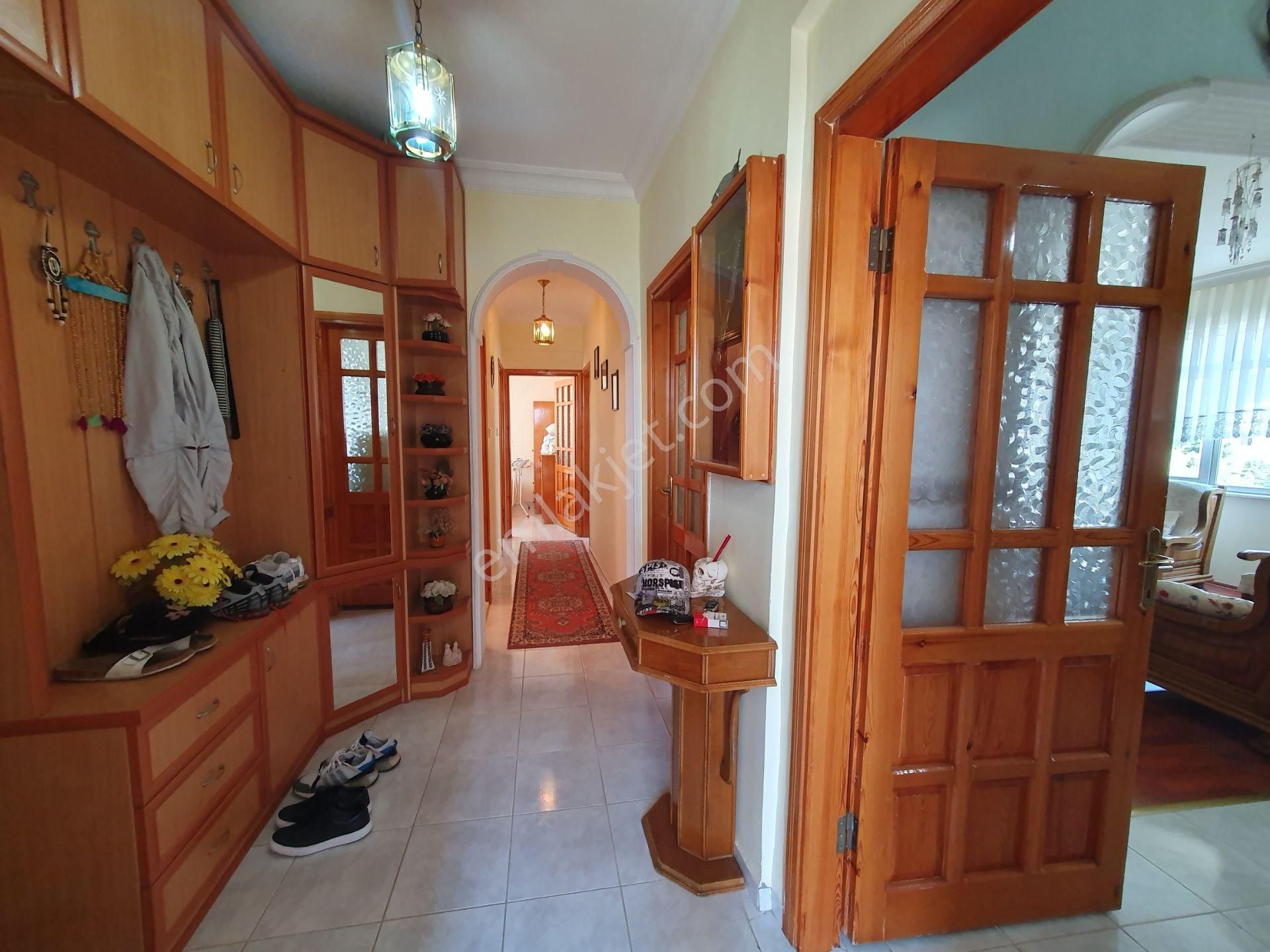 Altınoluk İlkbahar'dan 3+1 Merkezde 130m2 Deniz Manzaralı Köşe Fırsat Daire - Görsel 3