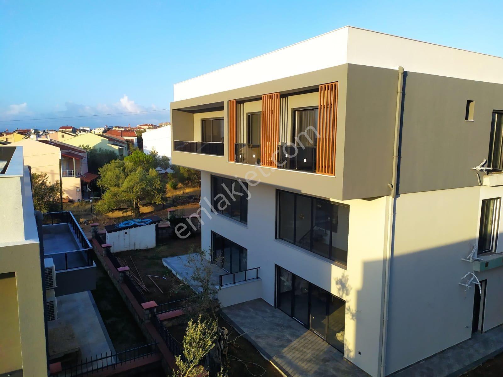 Ayvalık Sarımsaklı Küçükköy Satılık 1+1 Lüks Daireler