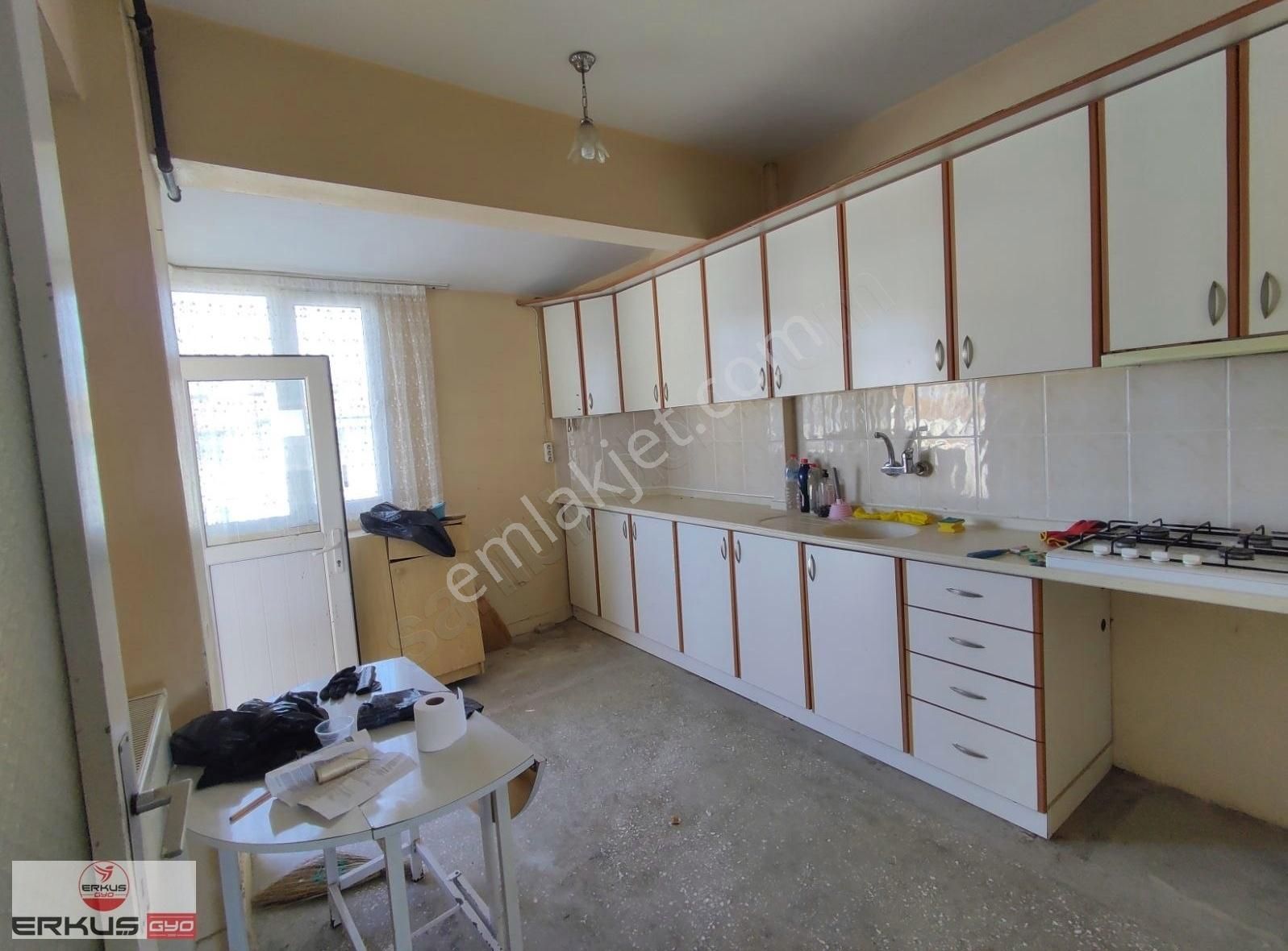 Erkuş Gayrimenkul'den 1200 Evlerde Güzel Konumda 3+1 Daire - Görsel 12