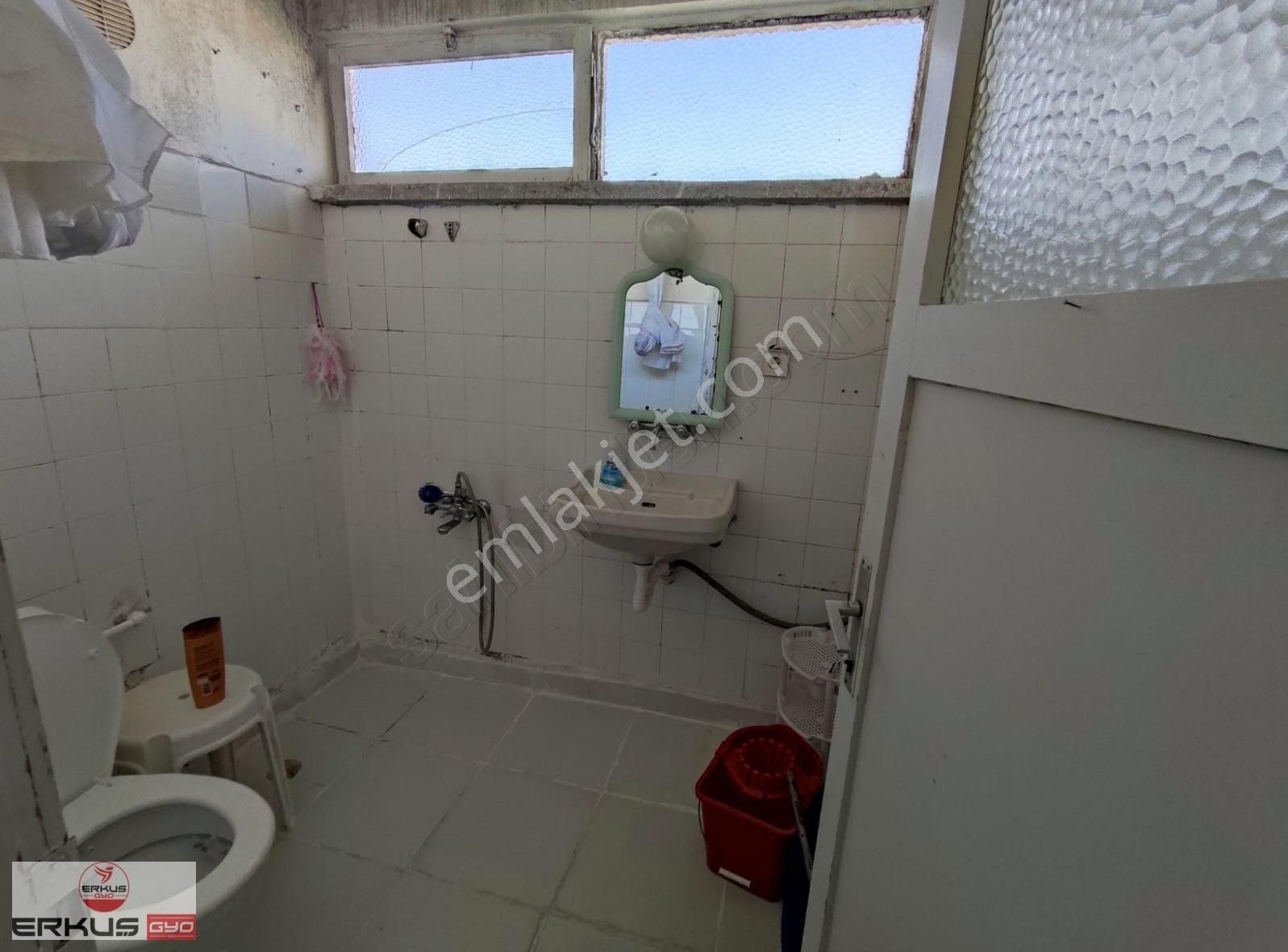 Erkuş Gayrimenkul'den 1200 Evlerde Güzel Konumda 3+1 Daire - Görsel 2